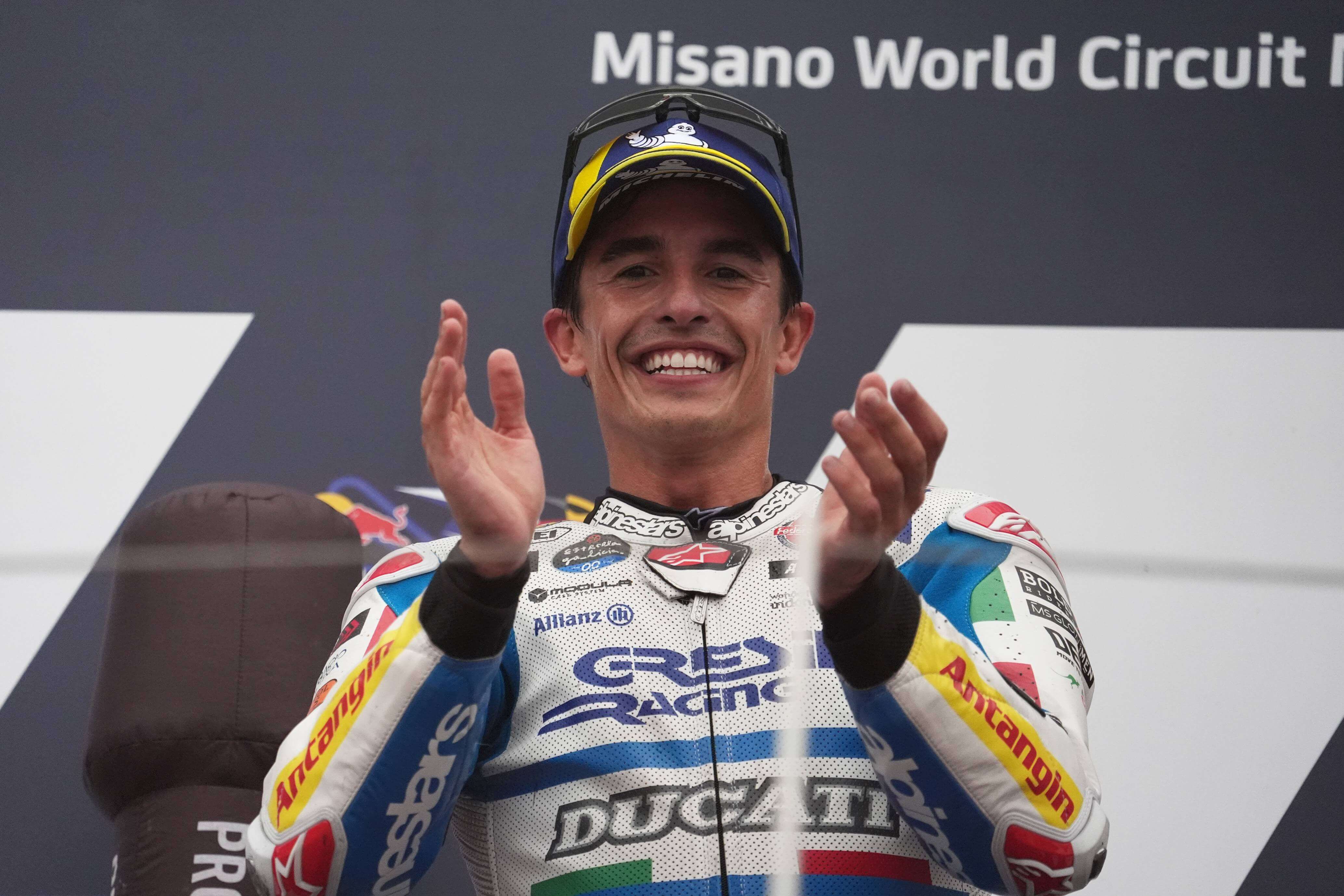  La felicidad de Marc Márquez tras ganar en Misano (Cordon Press)