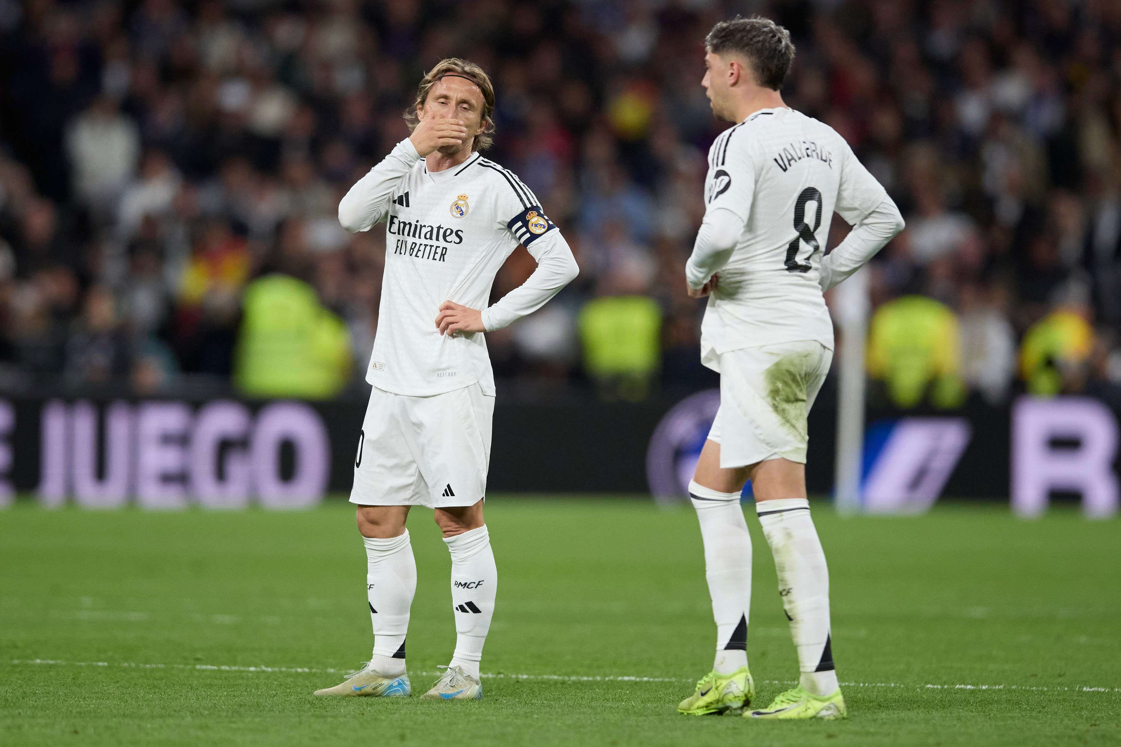  Luka Modric y Fede Valverde en un partido del Real Madrid