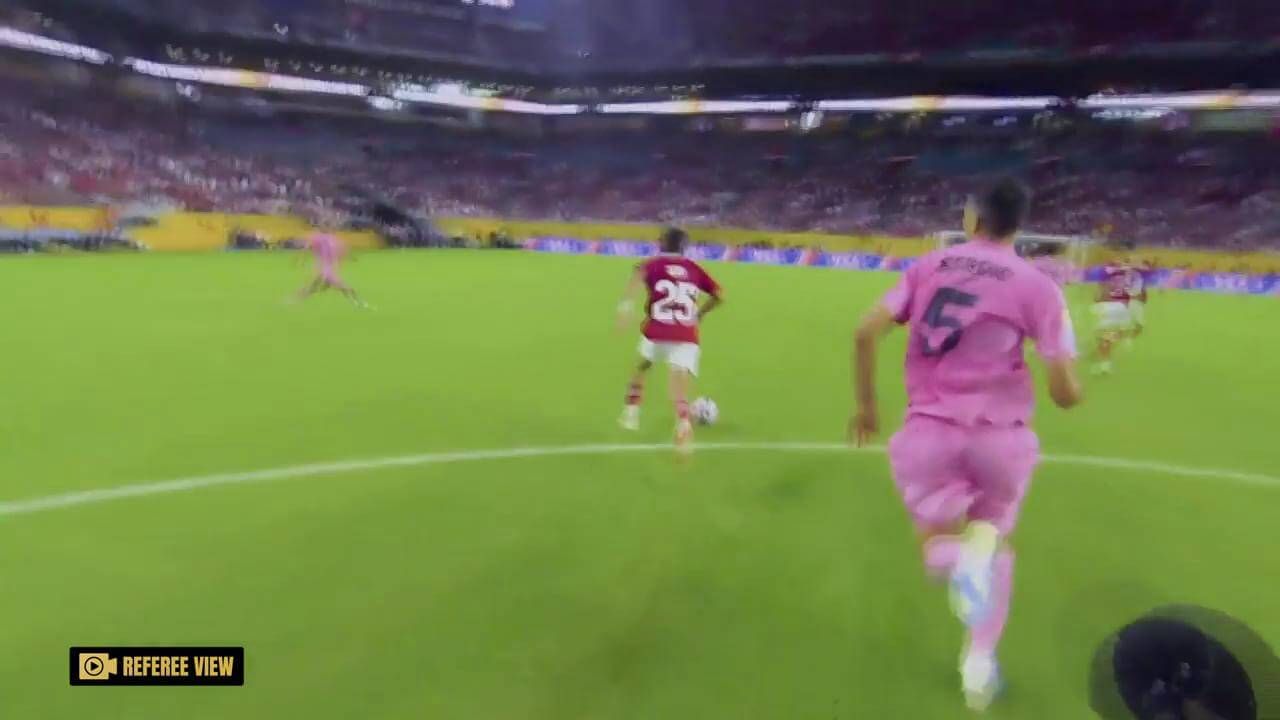 La primera amarilla del Mundial de Clubes (ElDesmarque)