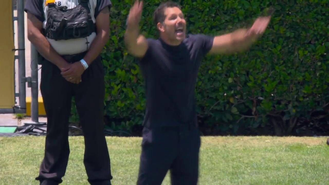 El Cholo Simeone quejándose de un penalti a su hijo (ElDesmarque)