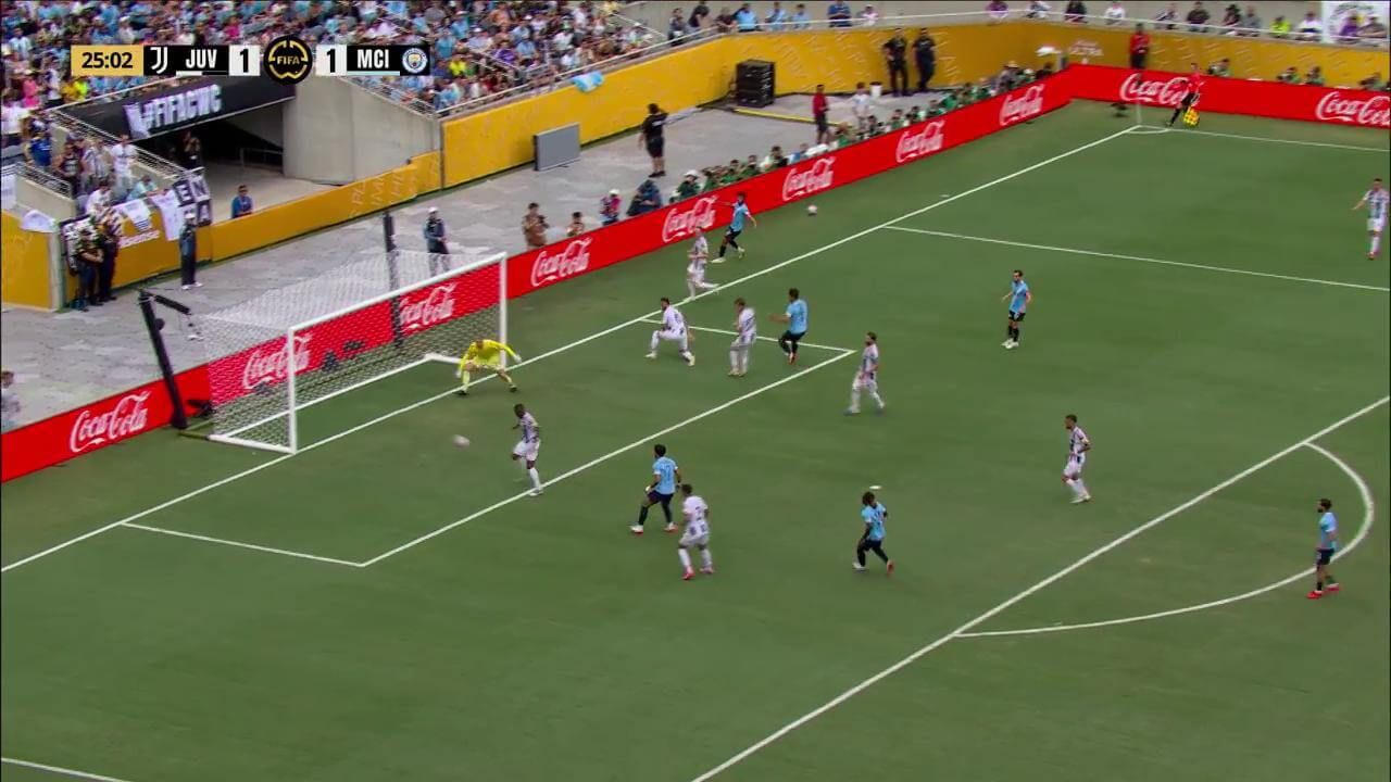 Kalulu remató hacia su propia portería (Telecinco)