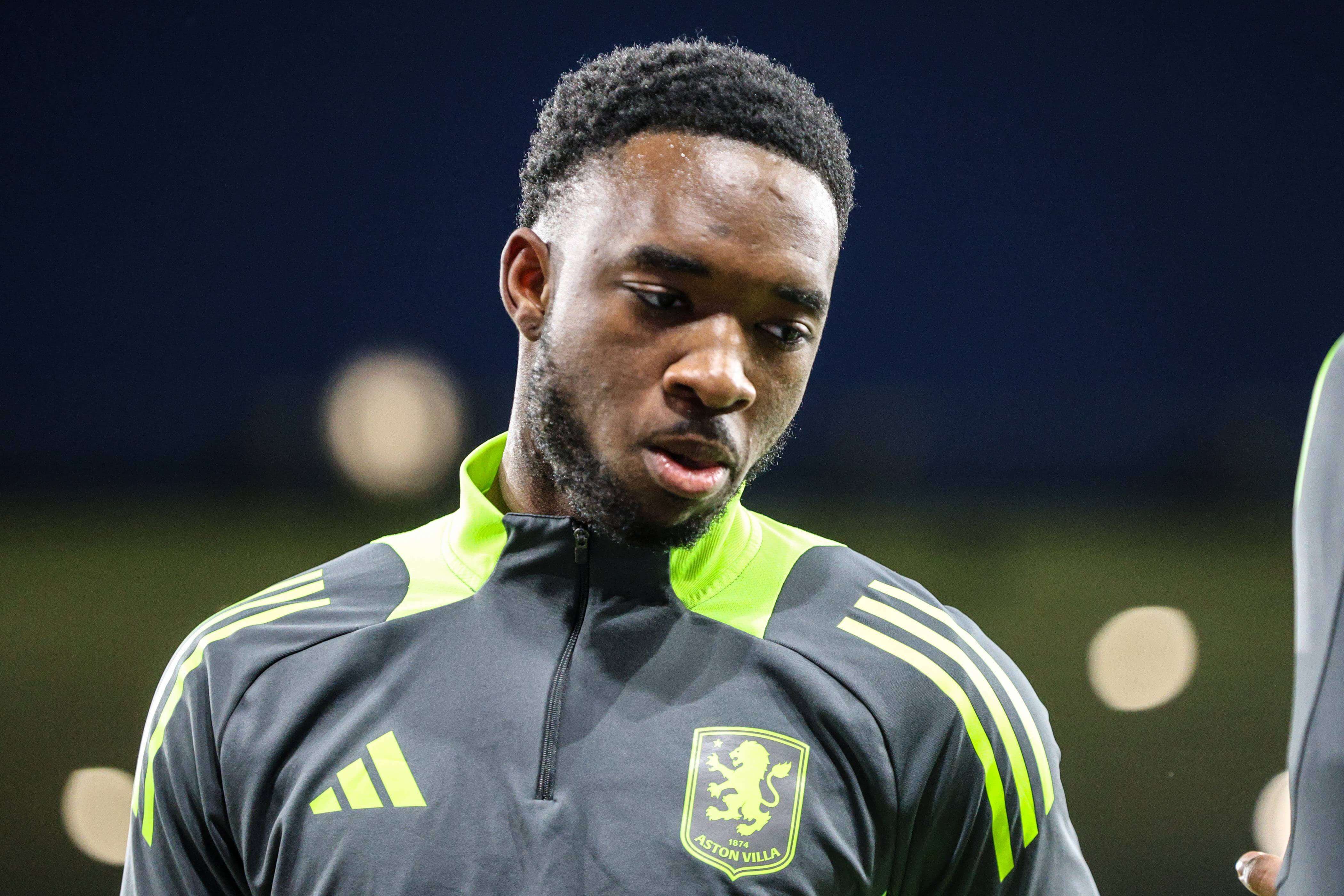  Lamare Bogarde, con el Aston Villa.