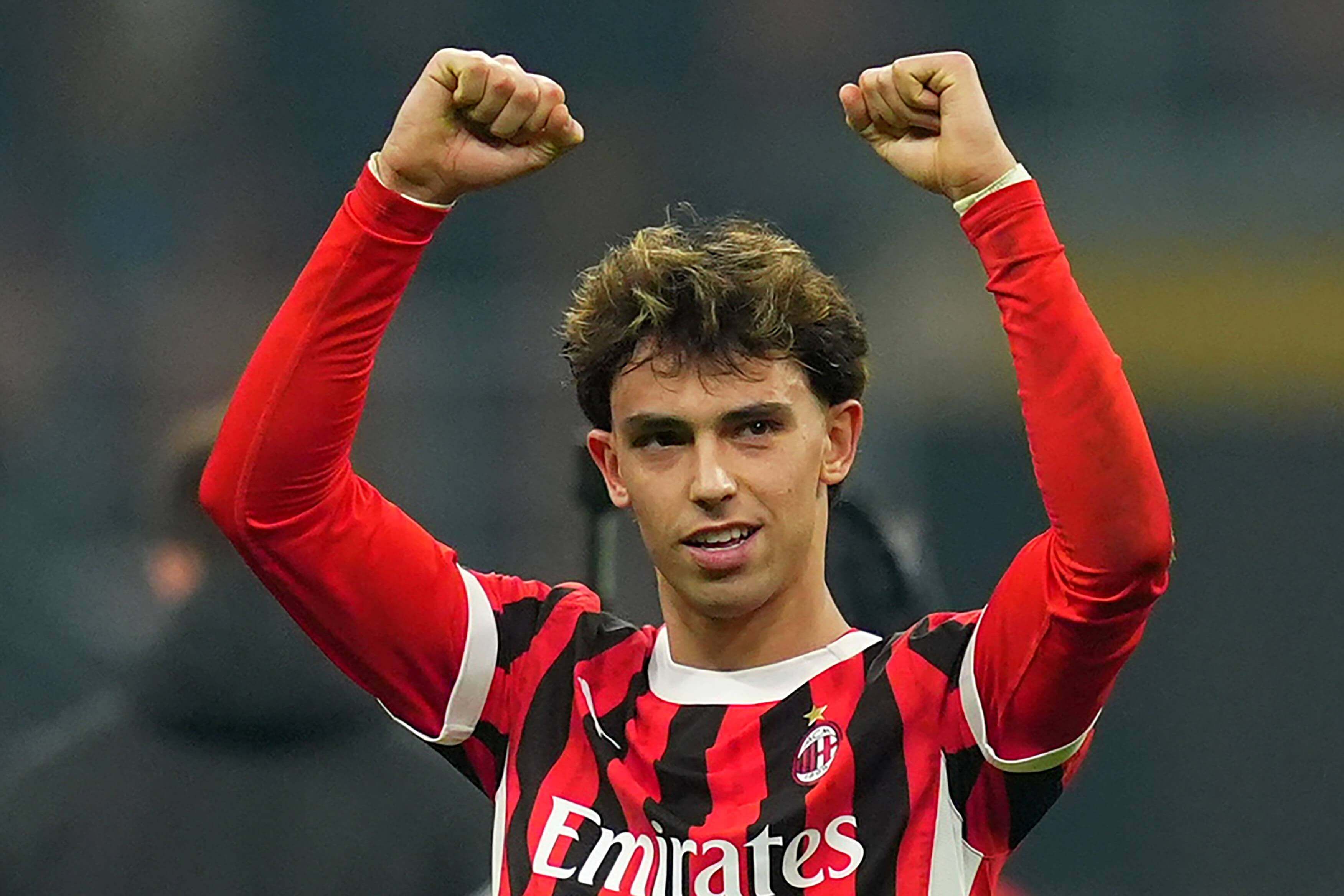 Joao Félix celebra su primer triunfo con el AC Milan.