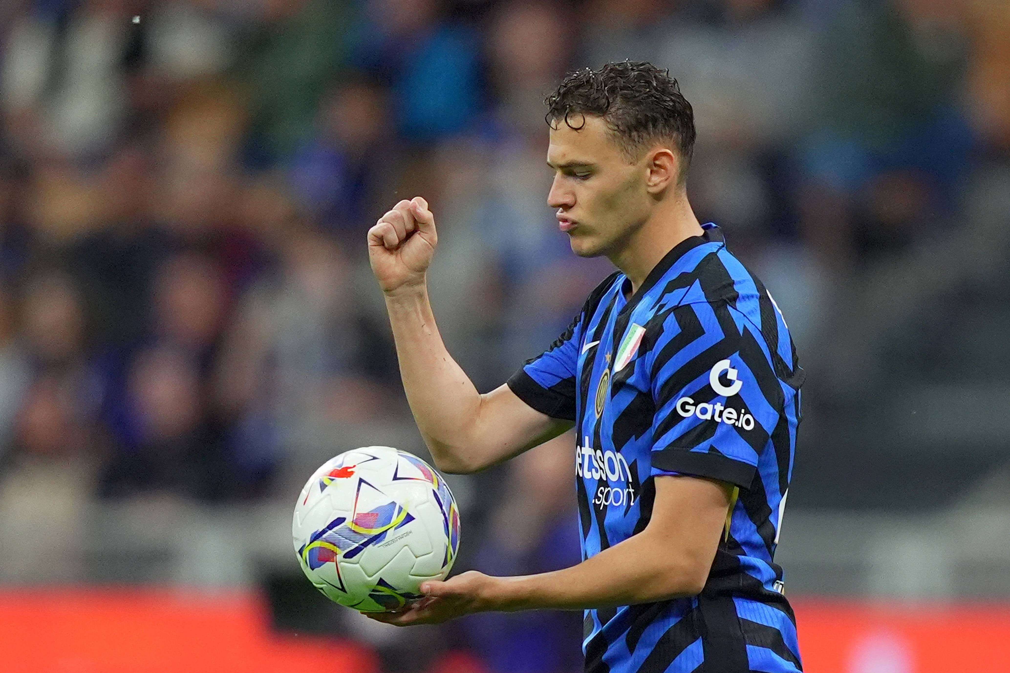 Kristjan Asllani, jugando con el Inter de Milán.