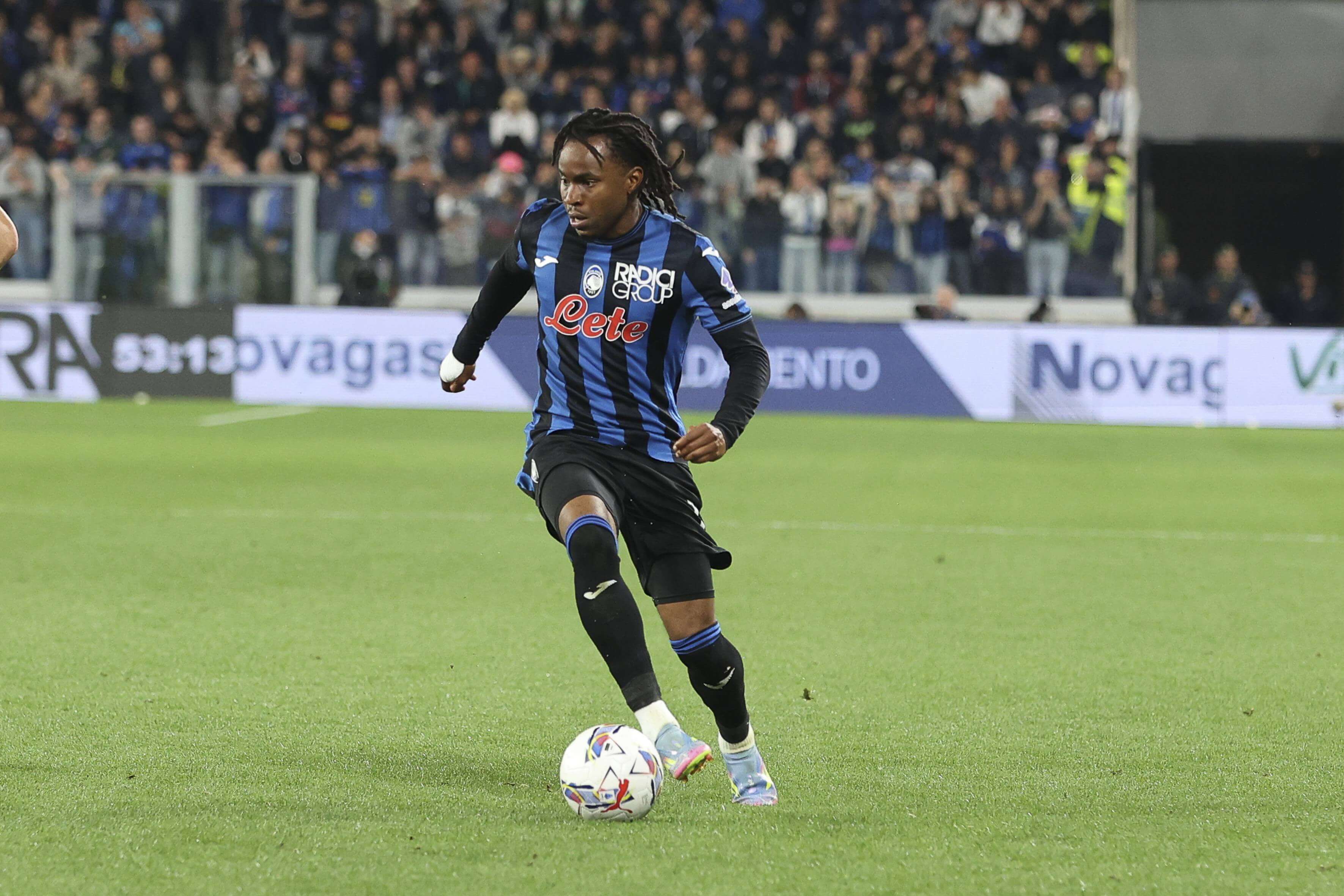  Ademola Lookman en un partido con el Atalanta (Cordon Press)