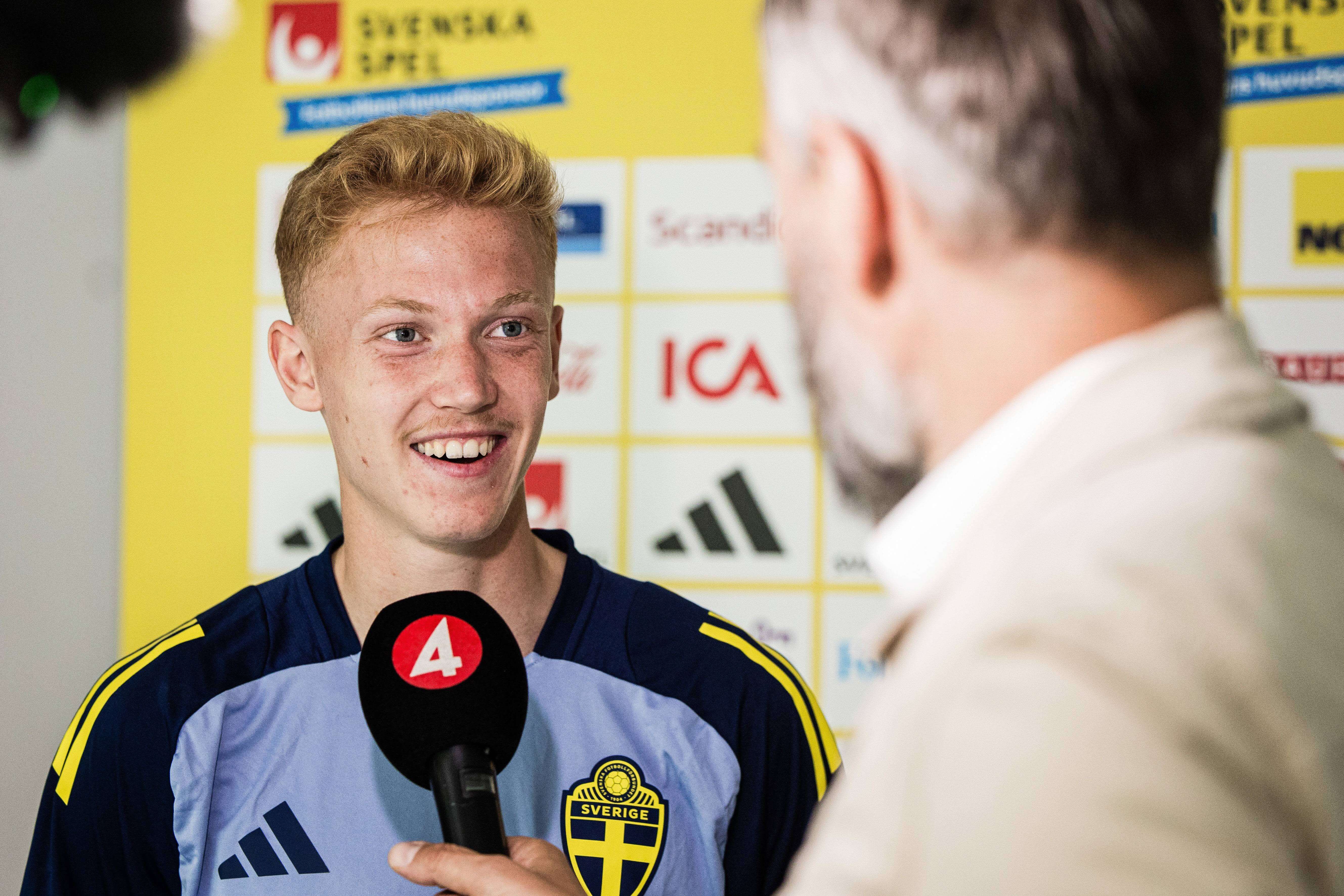 Hugo Larsson en la rueda de prensa de Suecia (Cordon Press)