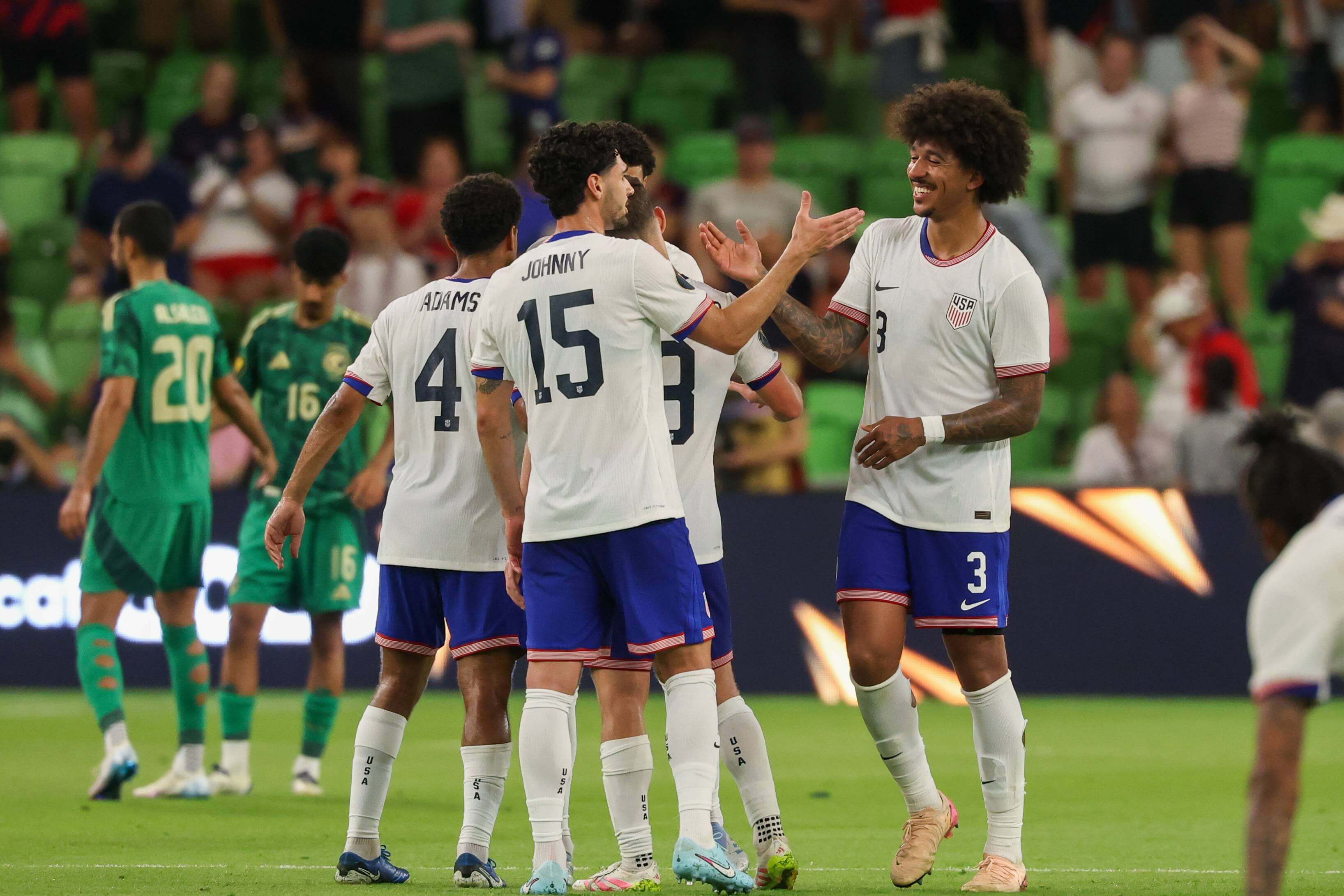  Johnny Cardoso, jugando con EEUU ante Arabia Saudí en la Copa Oro.