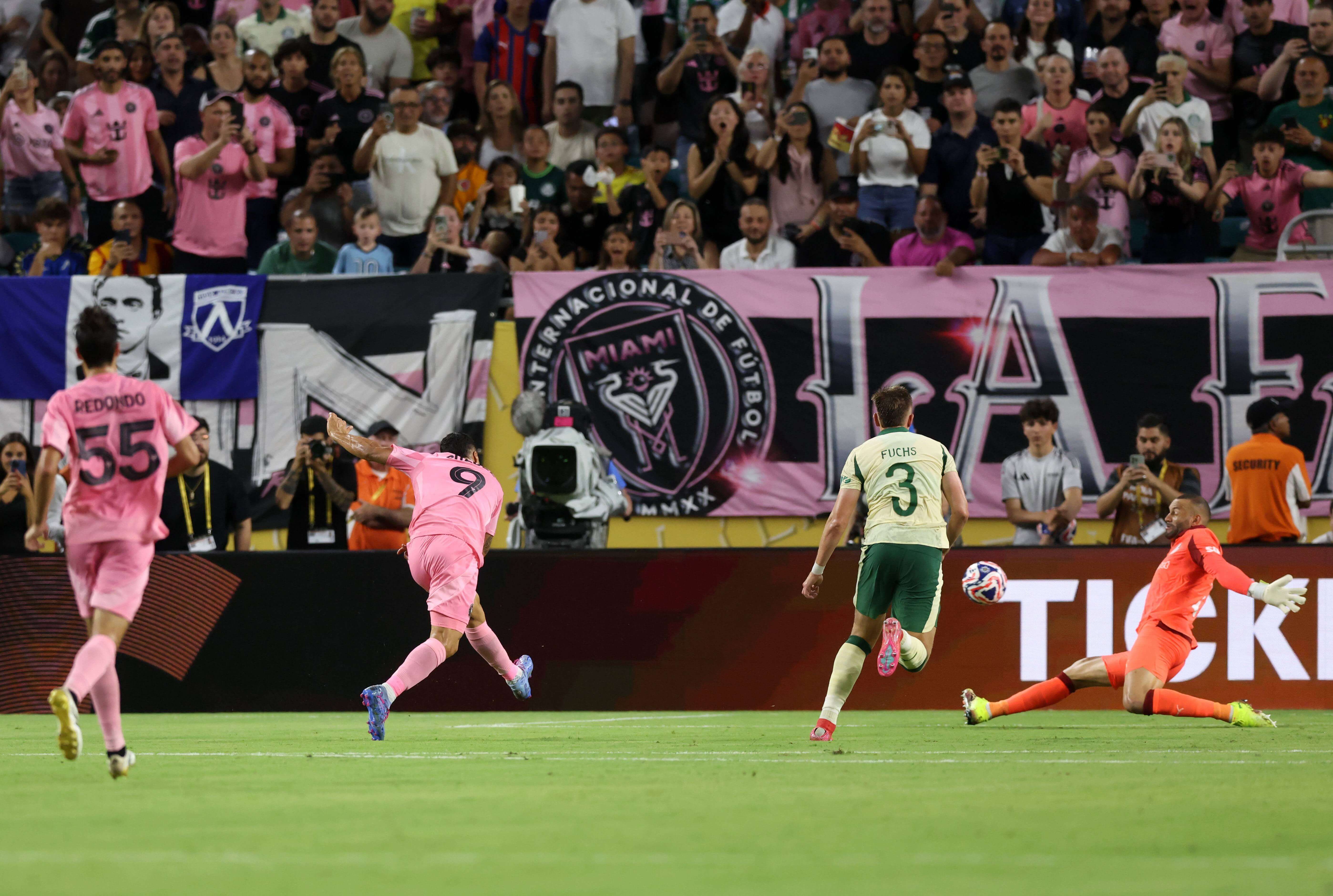 Luis Suárez en el momento del gol ante el Palmeiras (Cordon Press)