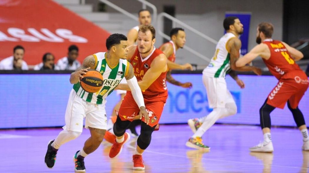 Imagen del partido entre el UCAM y el Betis.