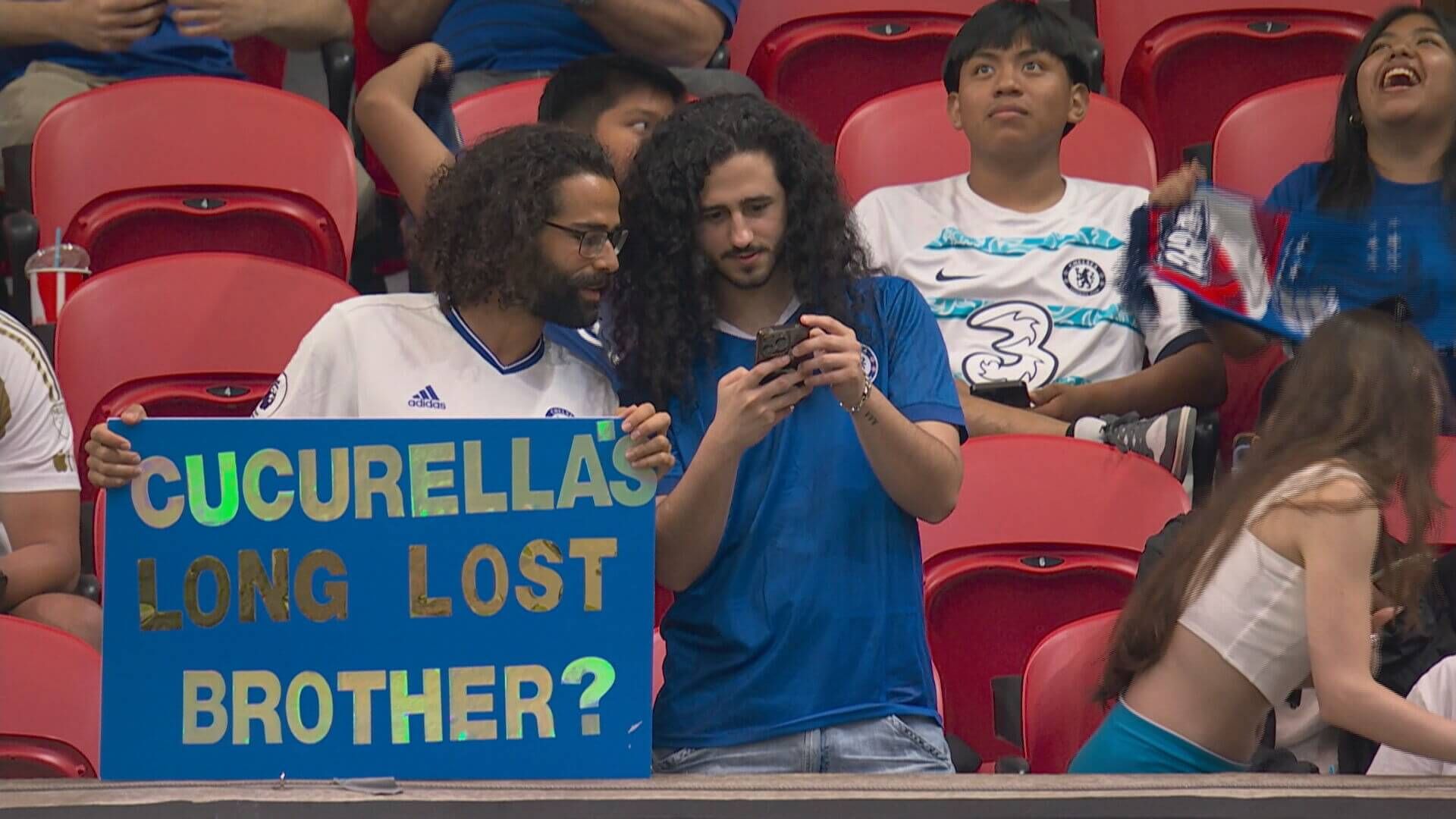  El 'hermano perdido' de Marc Cucurella viendo el Chelsea-LA (Fuente: Telecinco)