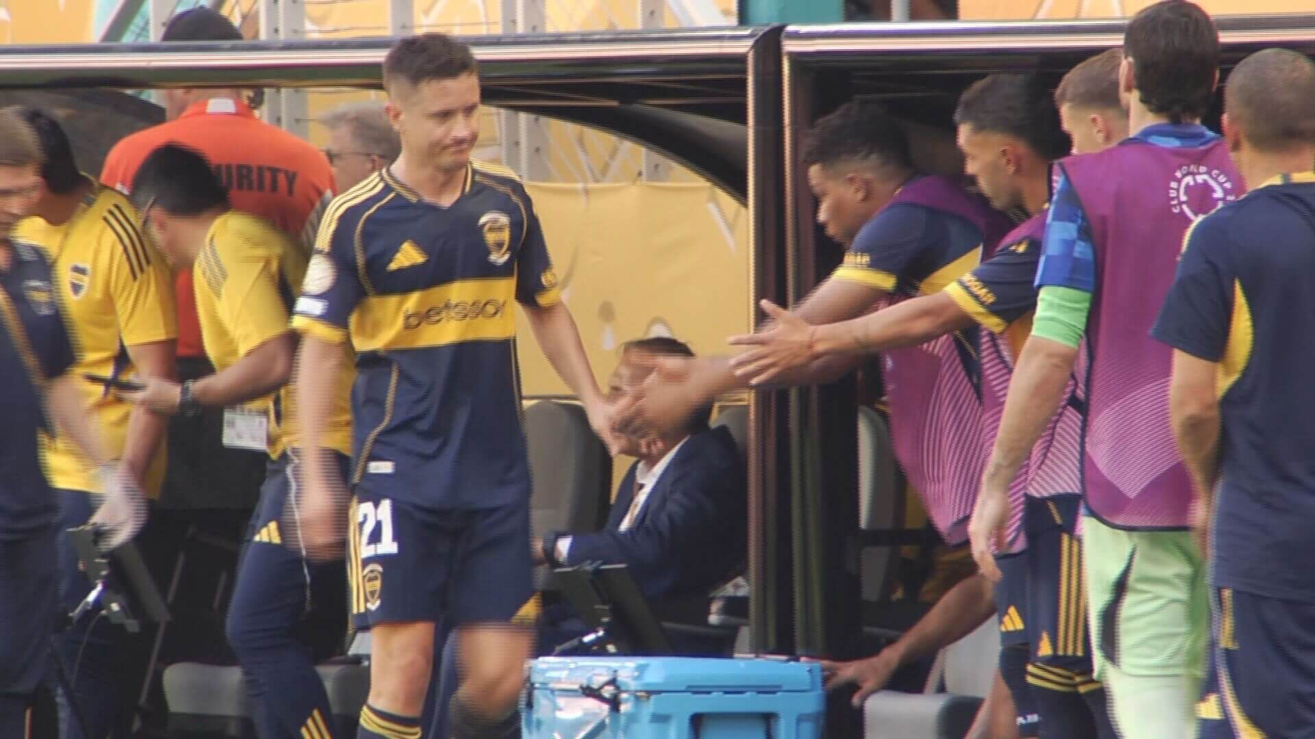 Ander Herrera se retira lesionado