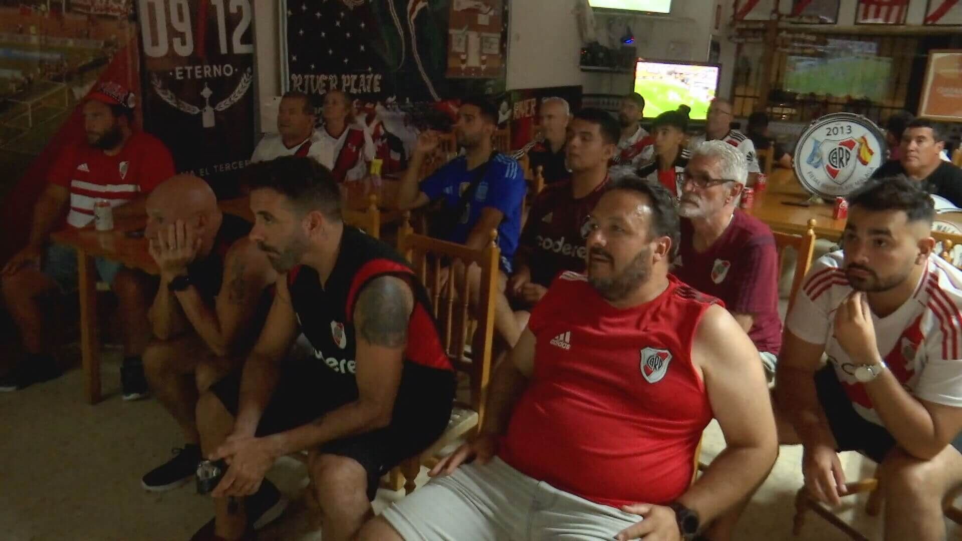 Aficionados de River Plate en la peña de Málaga