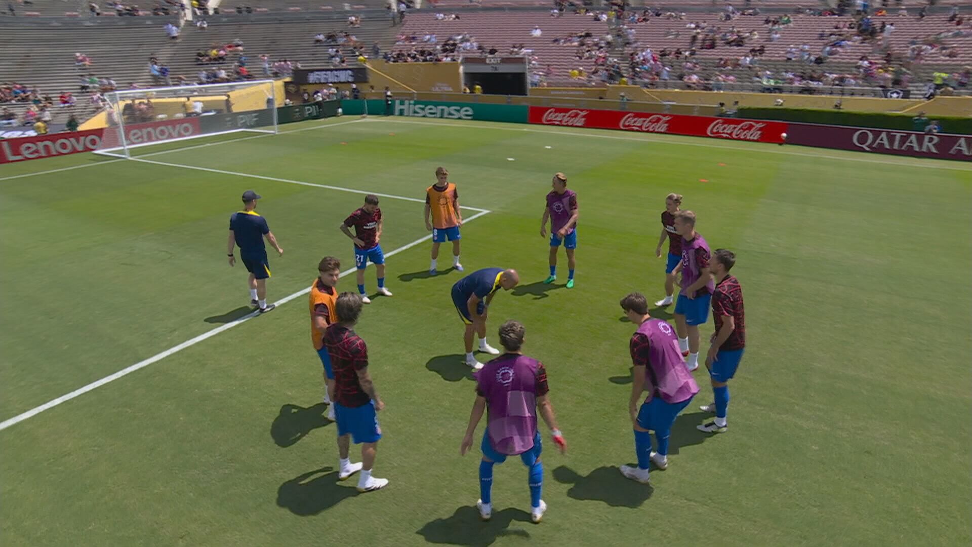 Los jugadores del Atleti calentando antes del partido contra el Botafogo