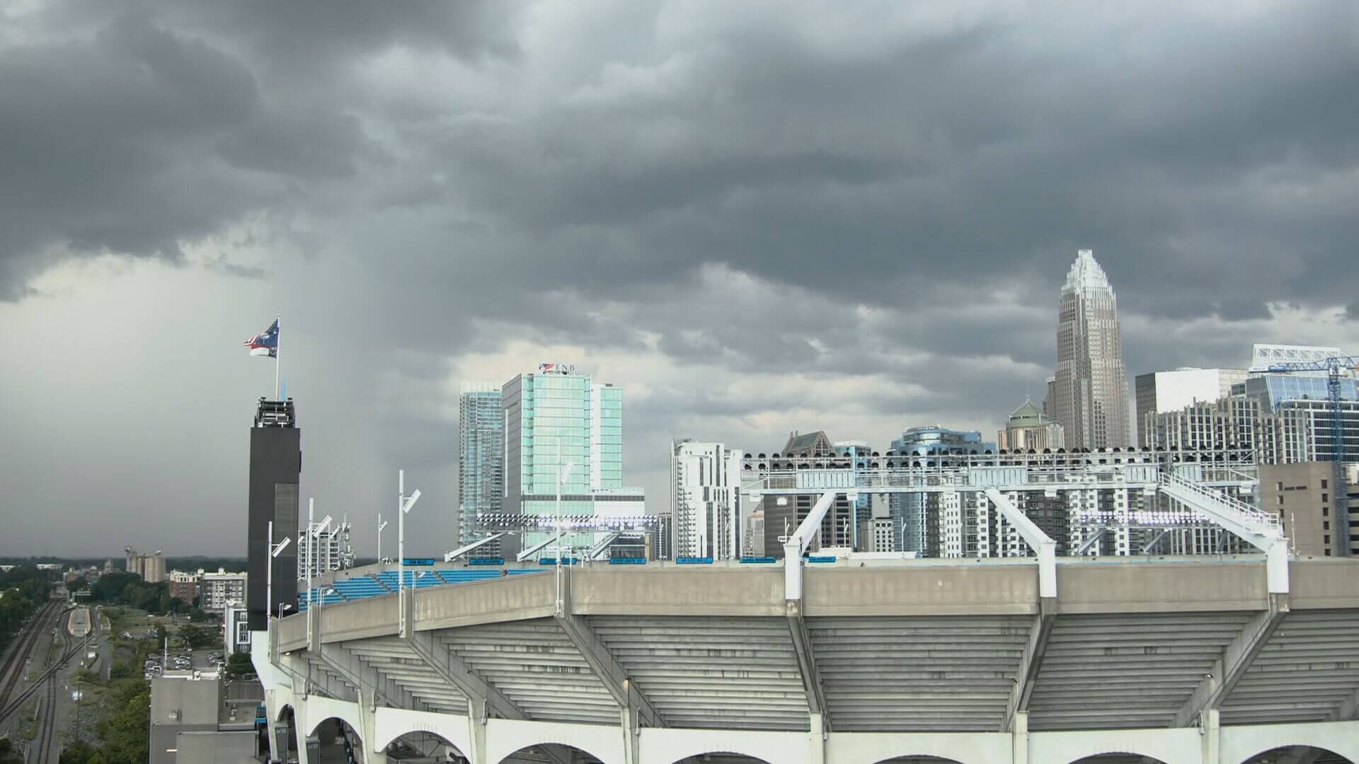  Amenaza de tormenta sobre el Bank of America Stadium