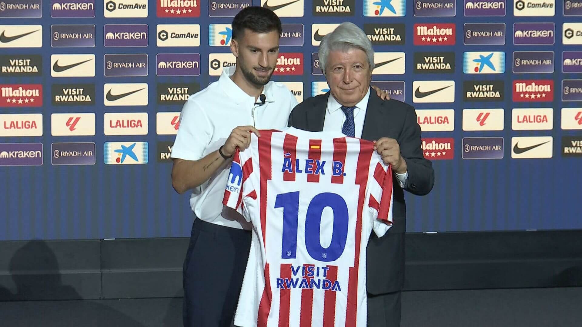 Álex Baena jugará con el número 10 del Atlético de Madrid.