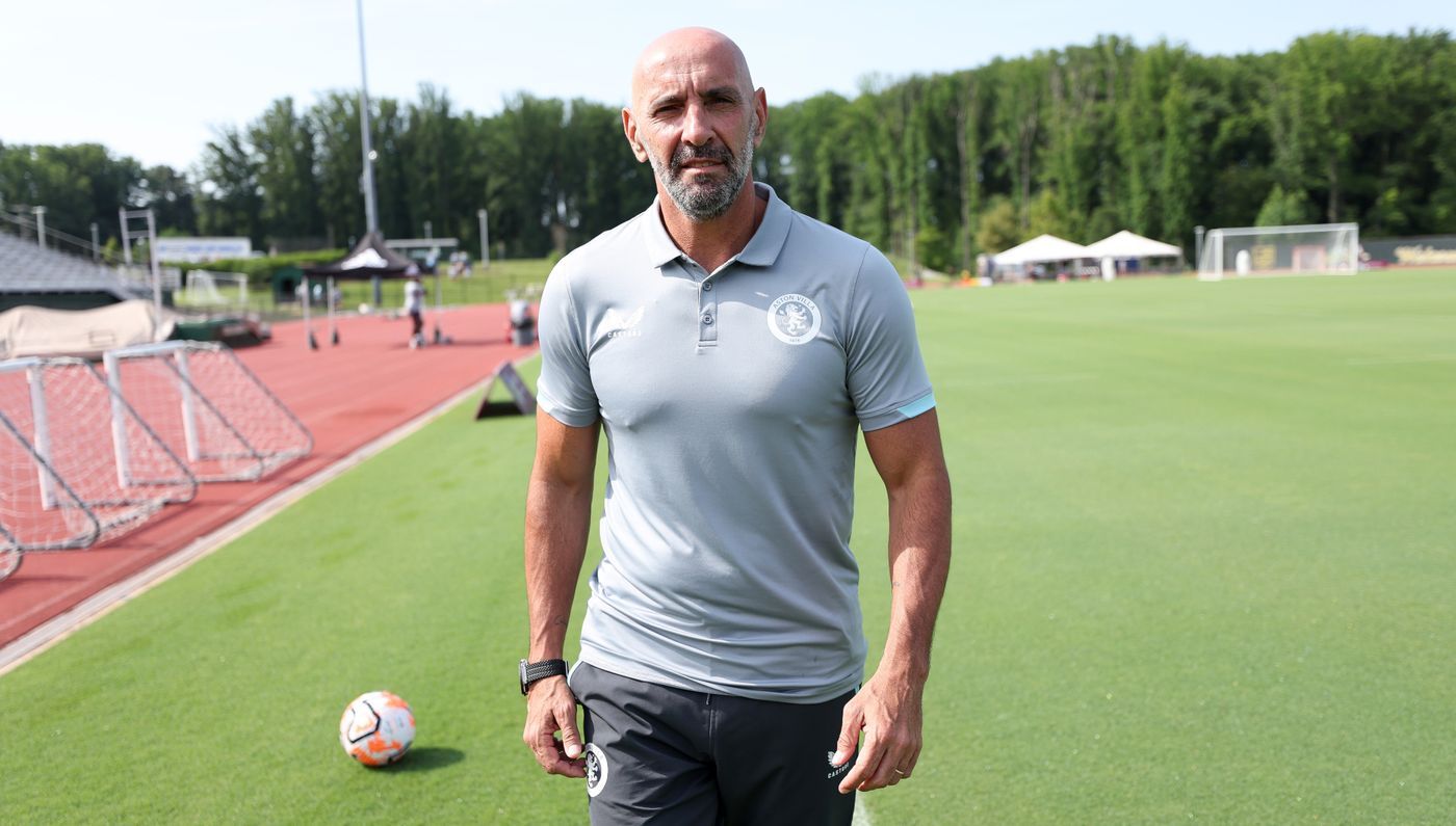  Monchi, con el Aston Villa.
