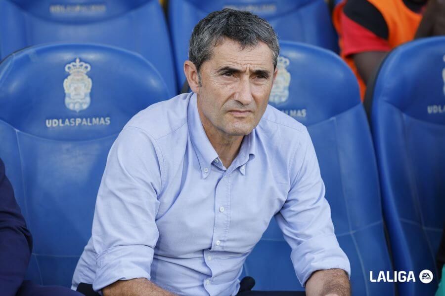  El técnico Ernesto Valverde, en el banquillo ante la UD Las Palmas.