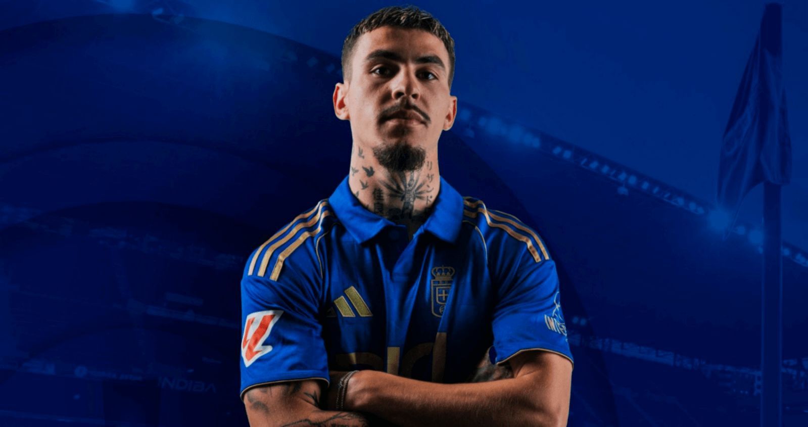  Brandon Domingues presenta la nueva piel azul.