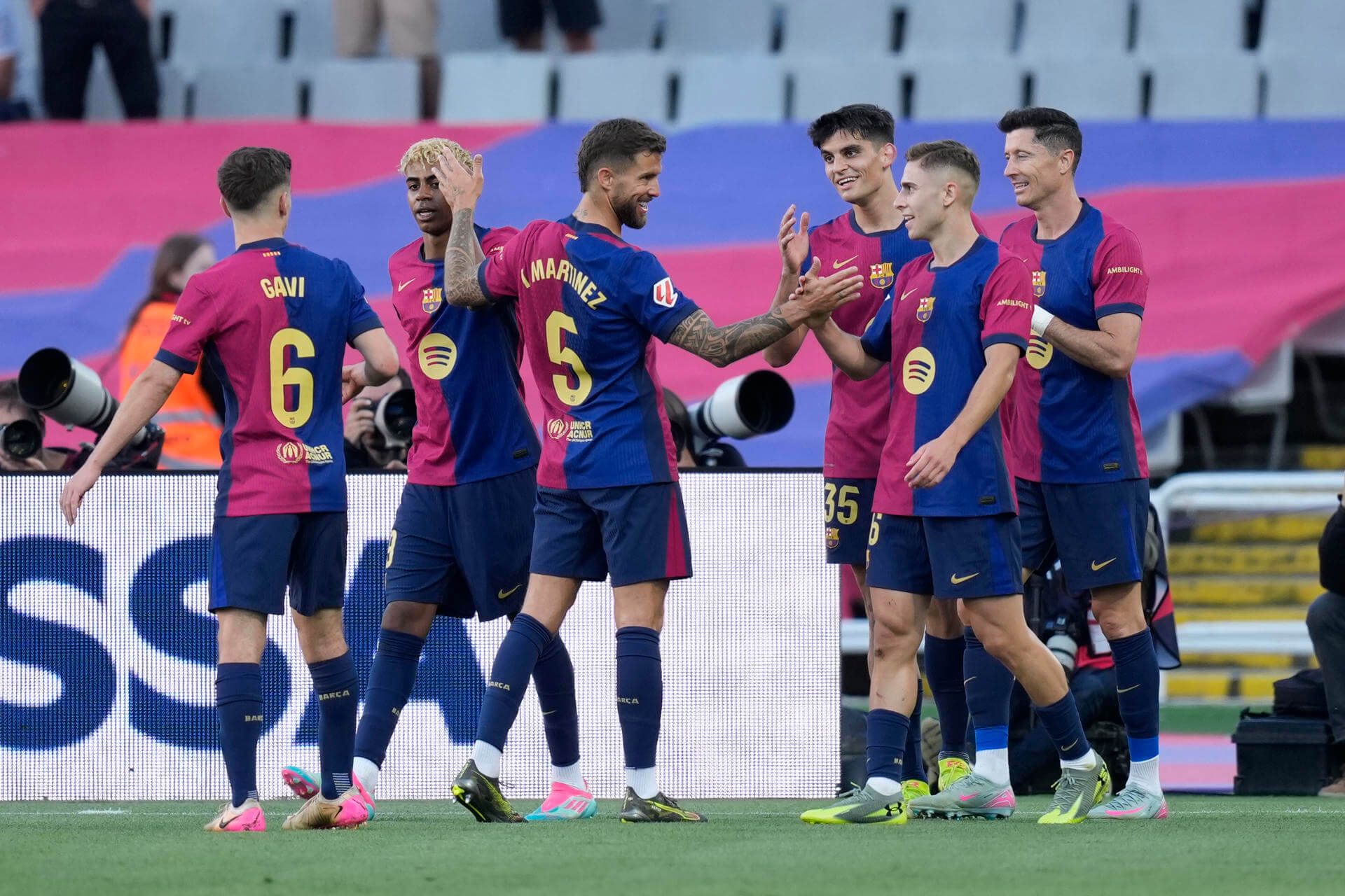  El Barcelona celebrando uno de los goles contra el Villarreal (EFE)