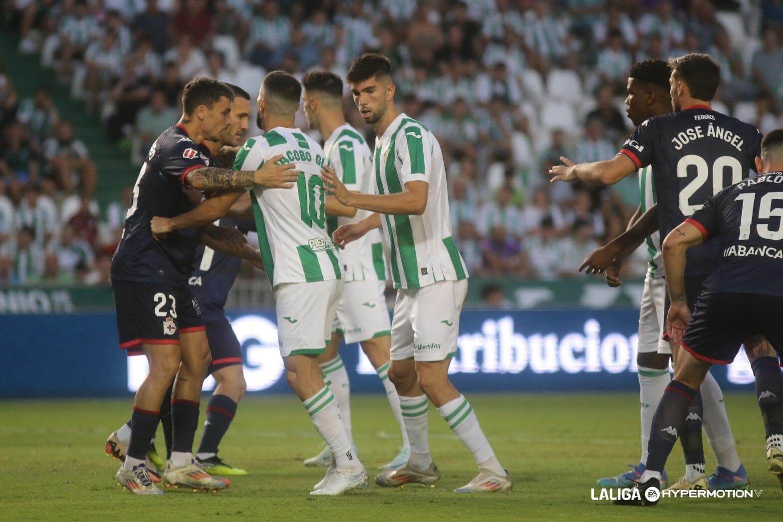  Lance del Córdoba - Deportivo de La Coruña disputado en la primera vuelta en El Arcángel.