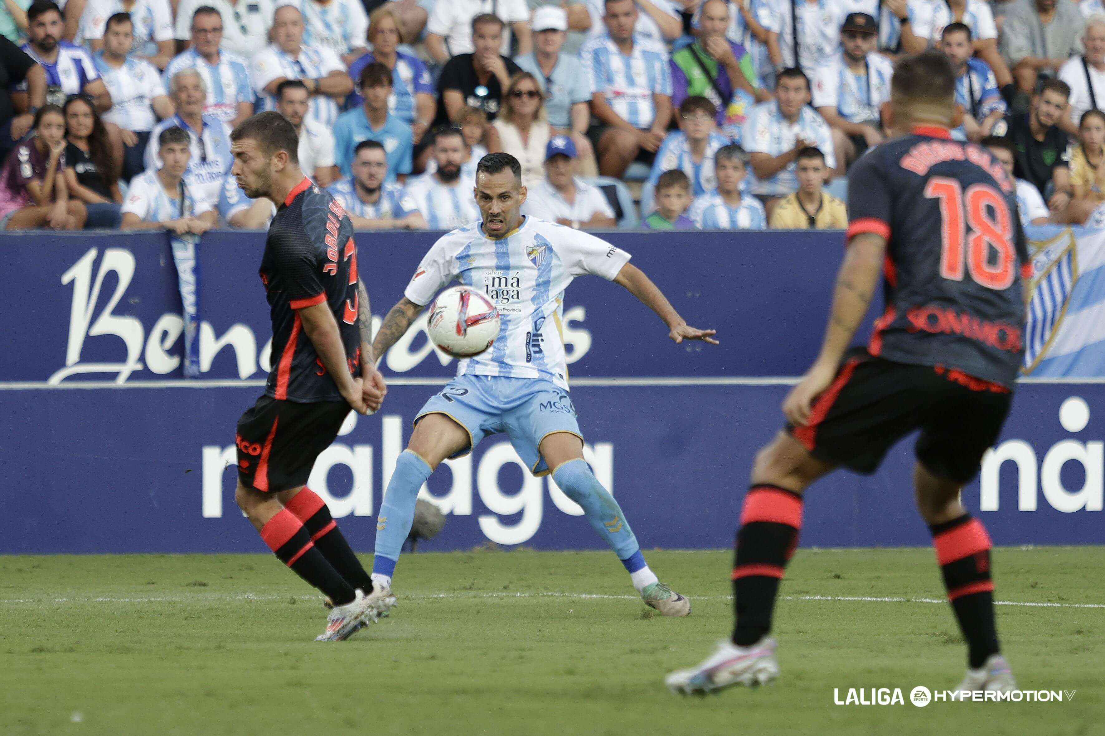  Manu Molina, en el Málaga - Huesca.