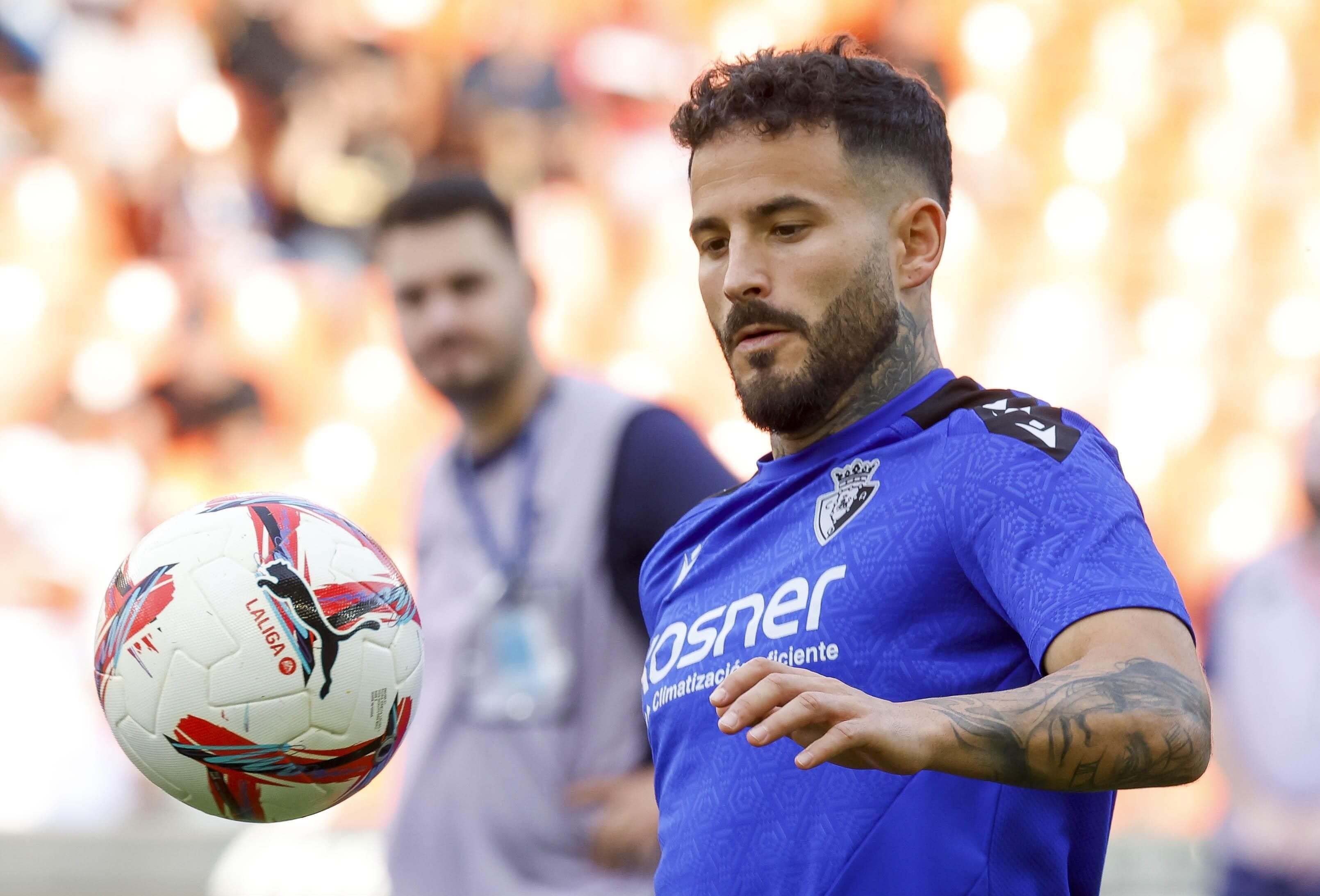 Rubén García calienta con Osasuna.