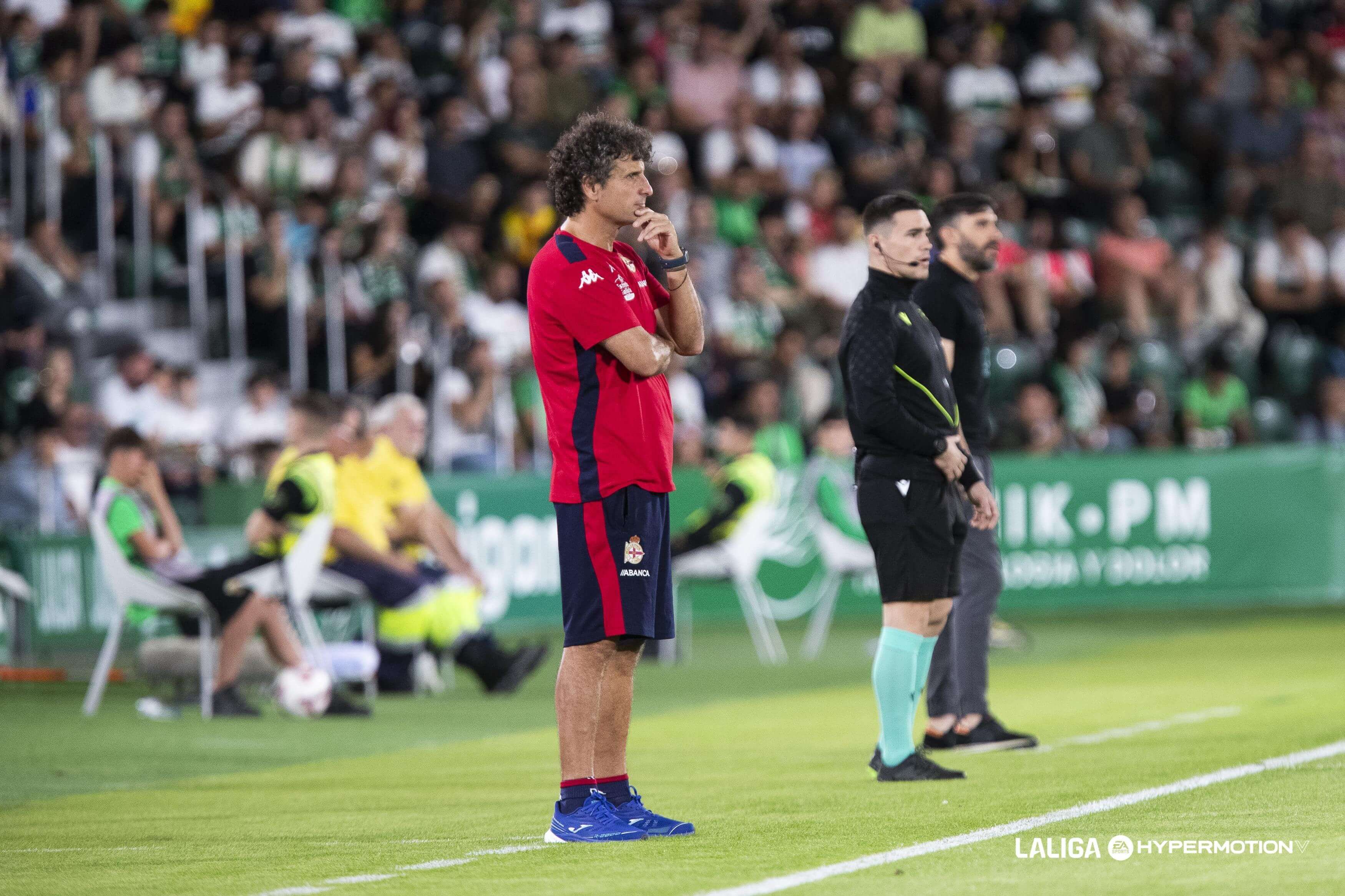 Idiakez da instrucciones en el Elche - Dépor.