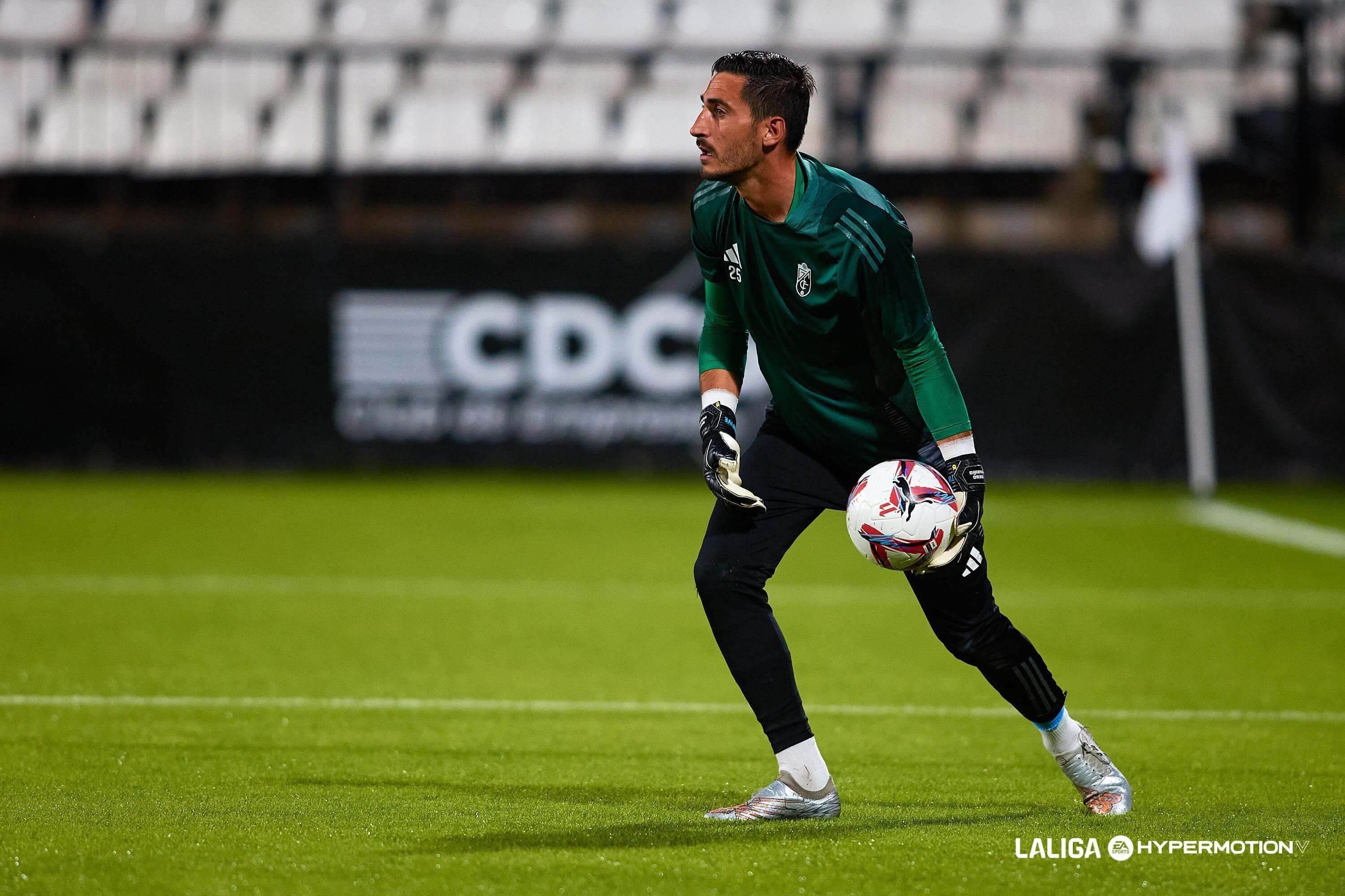 Diego Mariño, en un partido con el Granada CF (Foto: LALIGA).