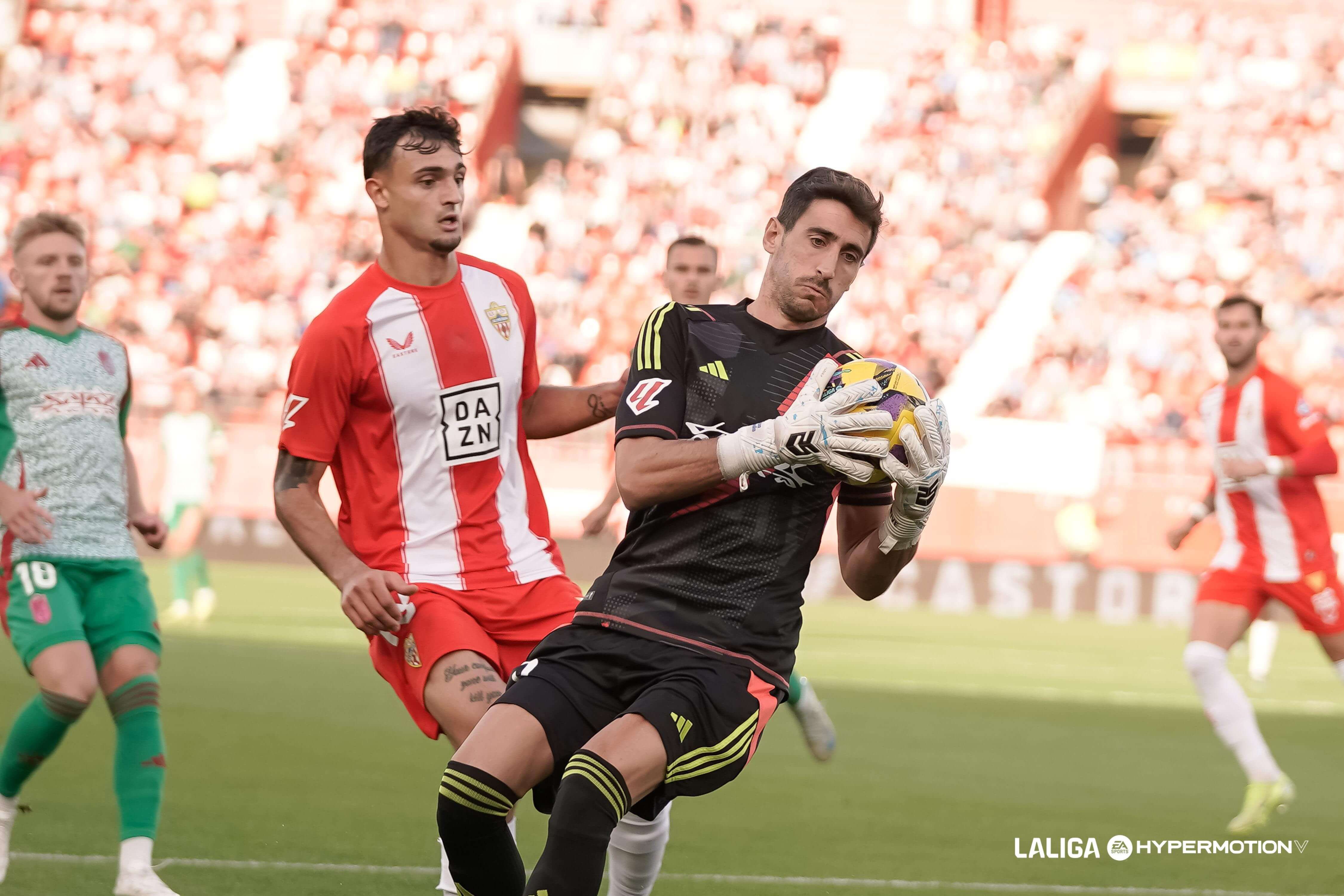 Diego Mariño, en un partido con el Granada CF (Foto: LALIGA).