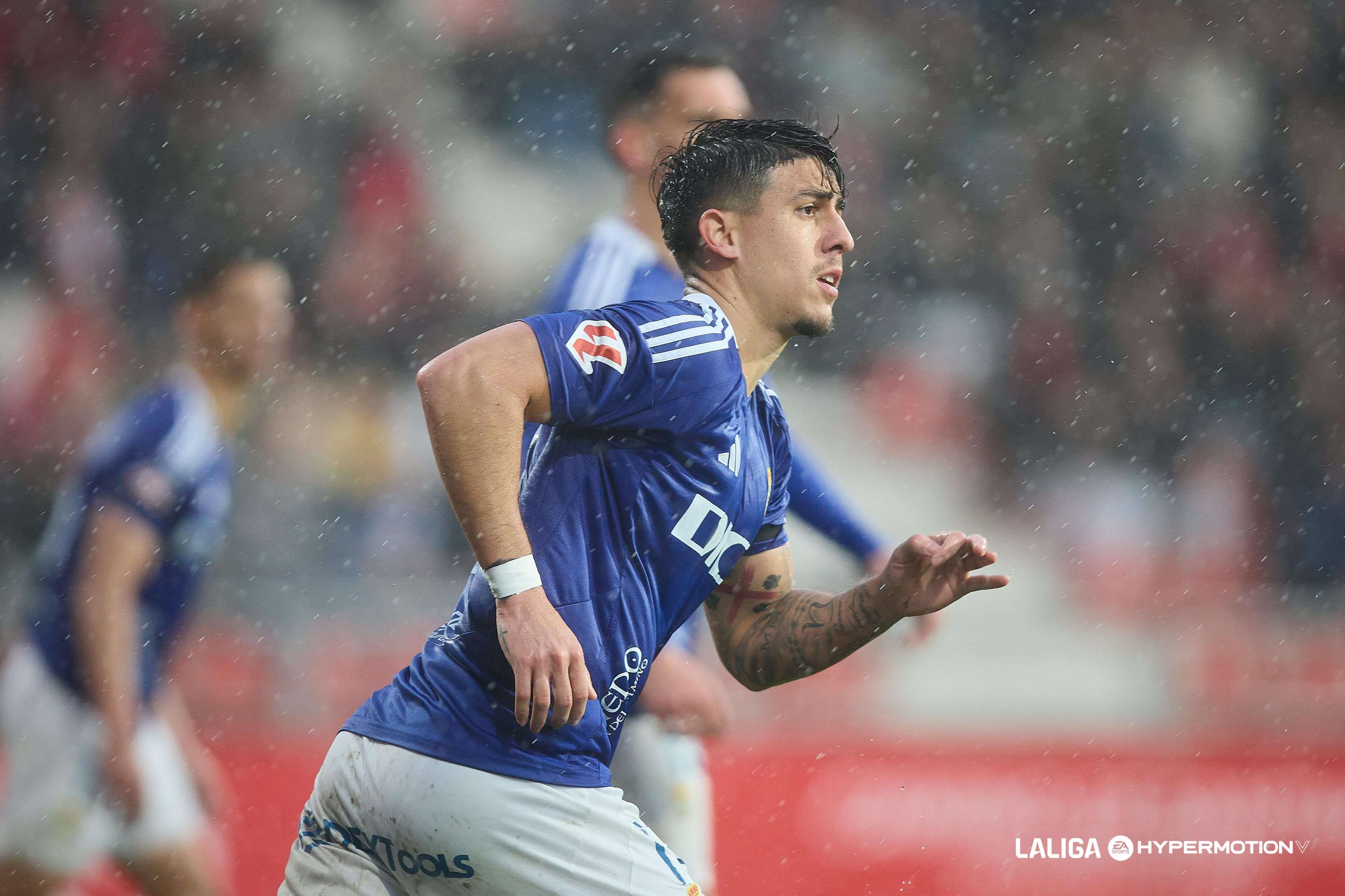  Santi Colombatto, en el Real Oviedo.