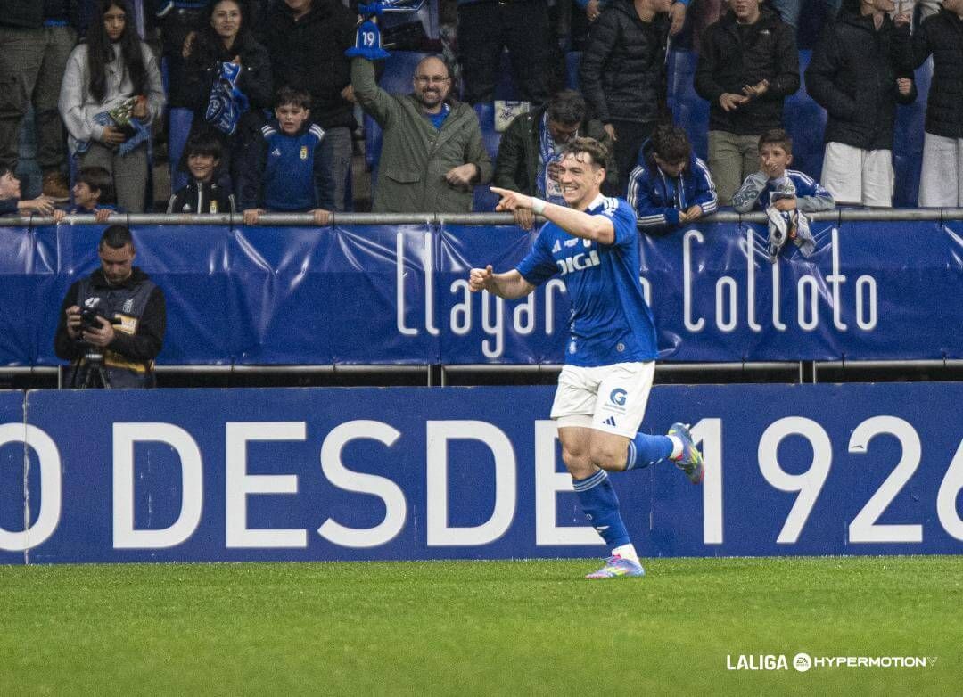  Fede Viñas celebra su gol en el Real Oviedo-Racing Ferrol (FOTO: LALIGA).