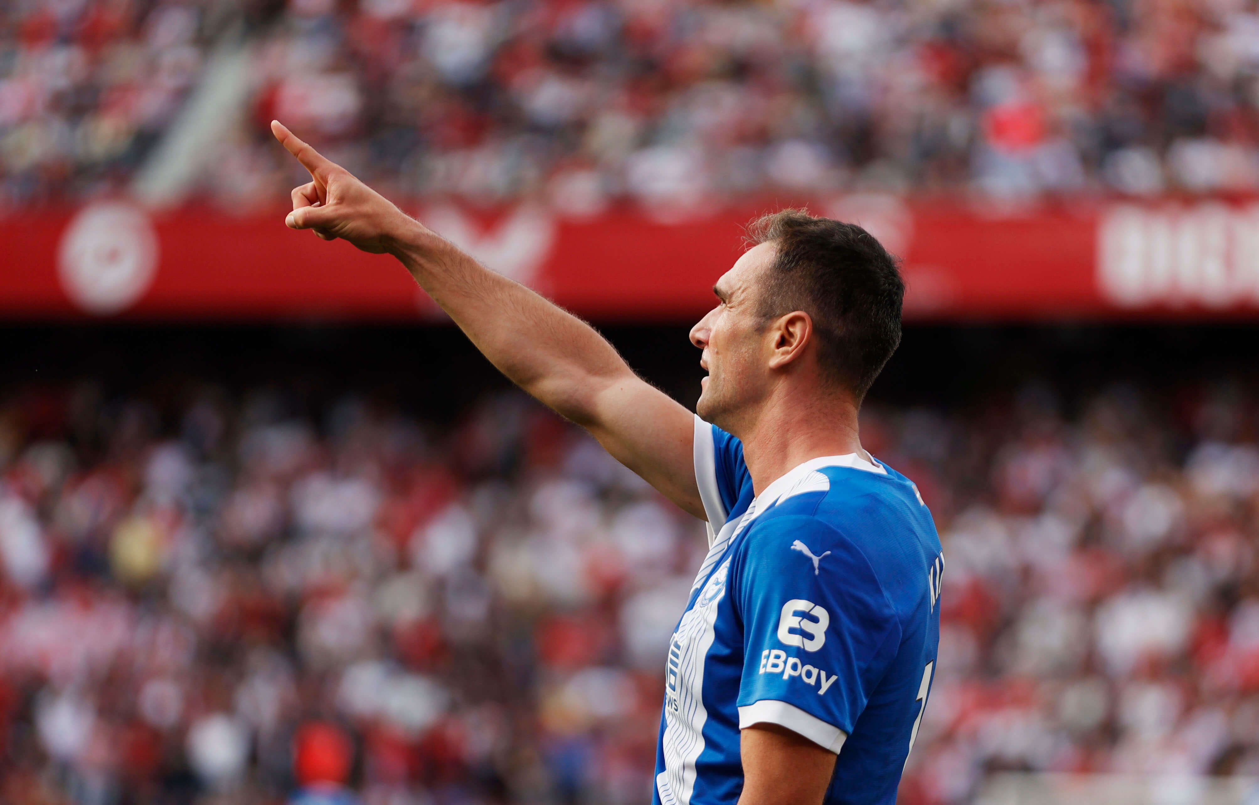  Kike García, en un partido con el Alavés.