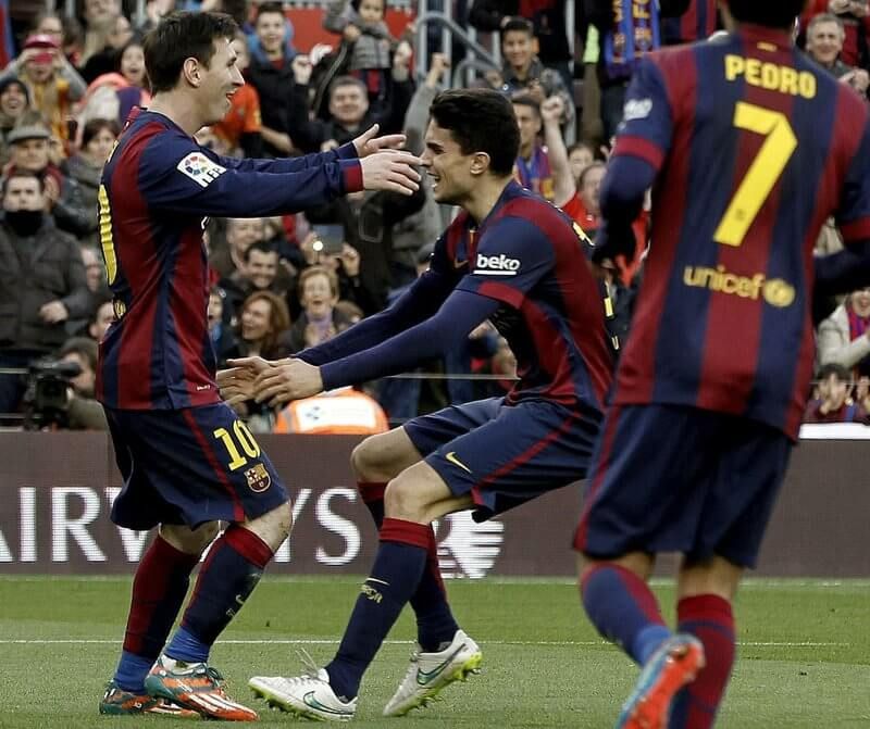 Marc Bartra celebra un gol junto a Leo Messi