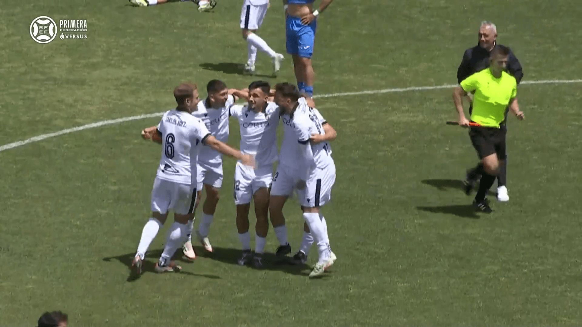 Celebración de la AD Ceuta tras ganar en Fuenlabrada.