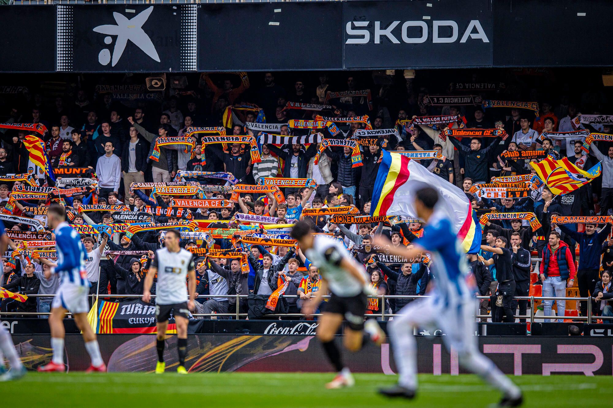  Afición en Mestalla