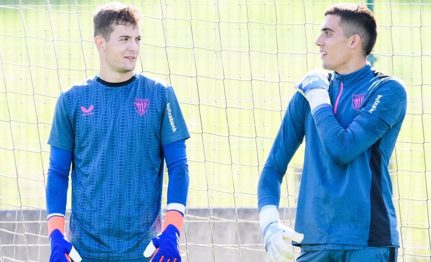  Los porteros Julen Agirrezabala y Alex padilla trabajan aquí juntos en las instalaciones de Lezama.