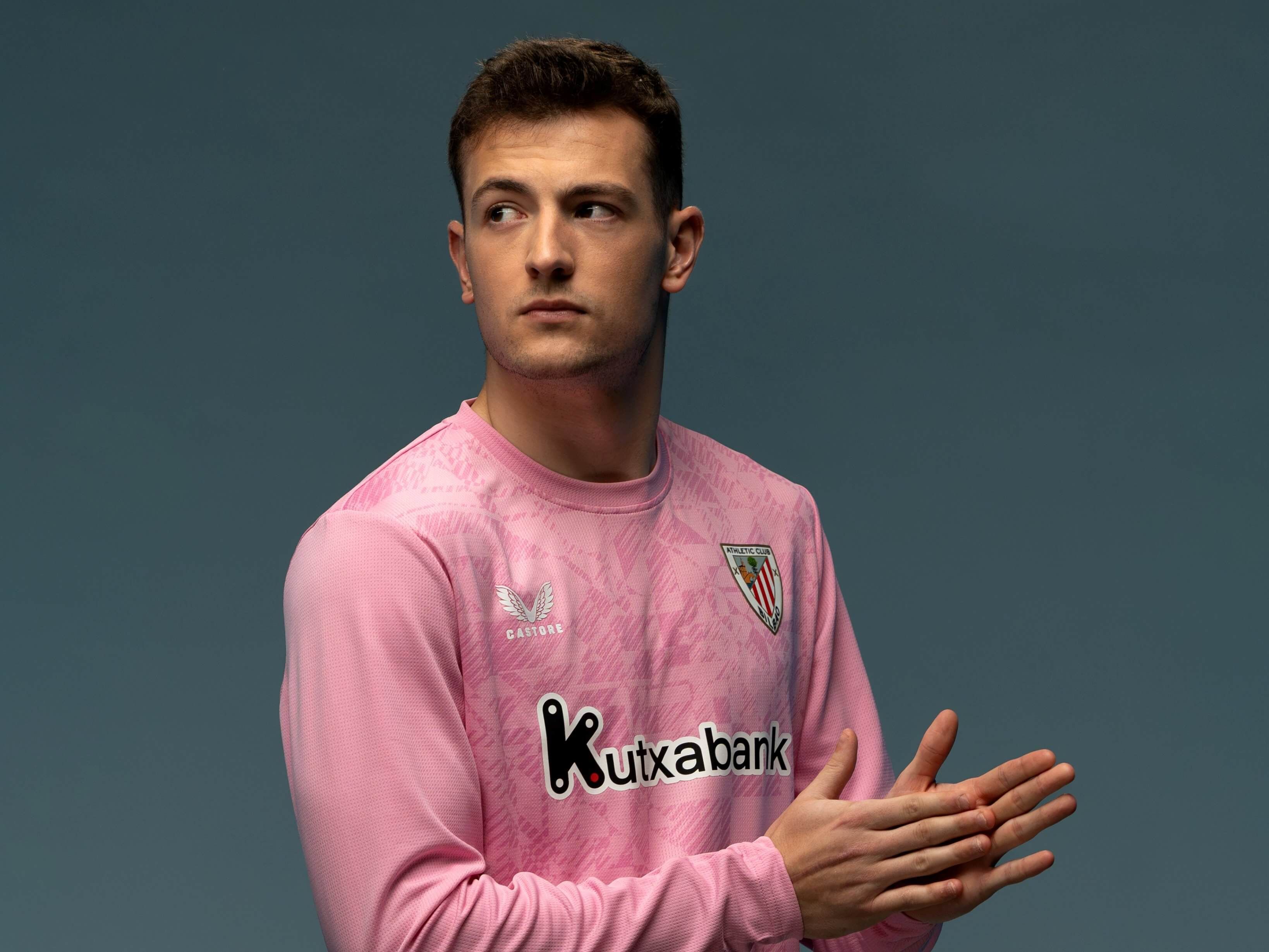  El meta Julen Agirrezabala luce la segunda equipación.