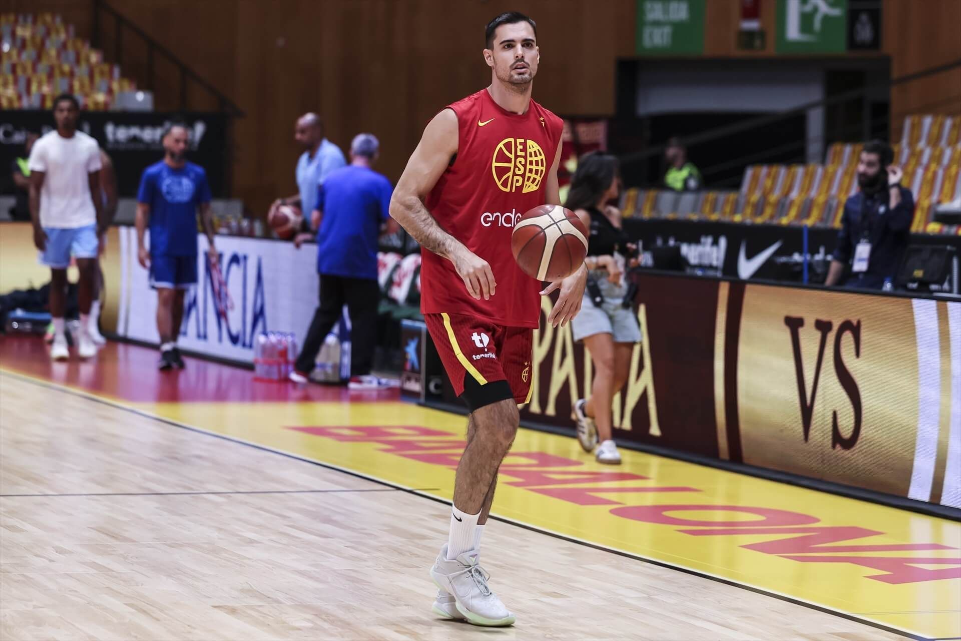  Alberto Abalde en un calentamiento con la Selección Española