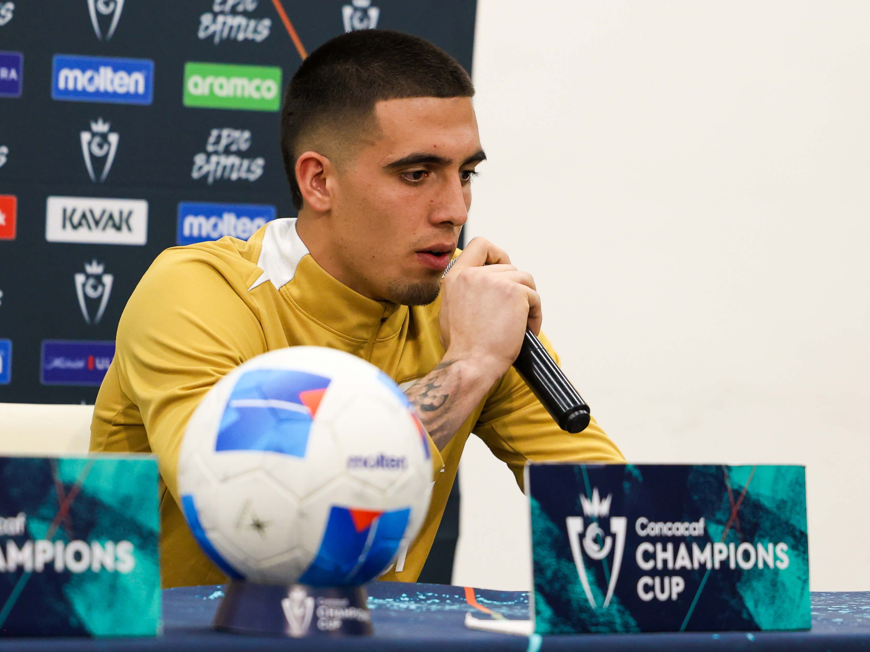  Álex Padilla, en rueda de prensa con el UNAM Pumas.