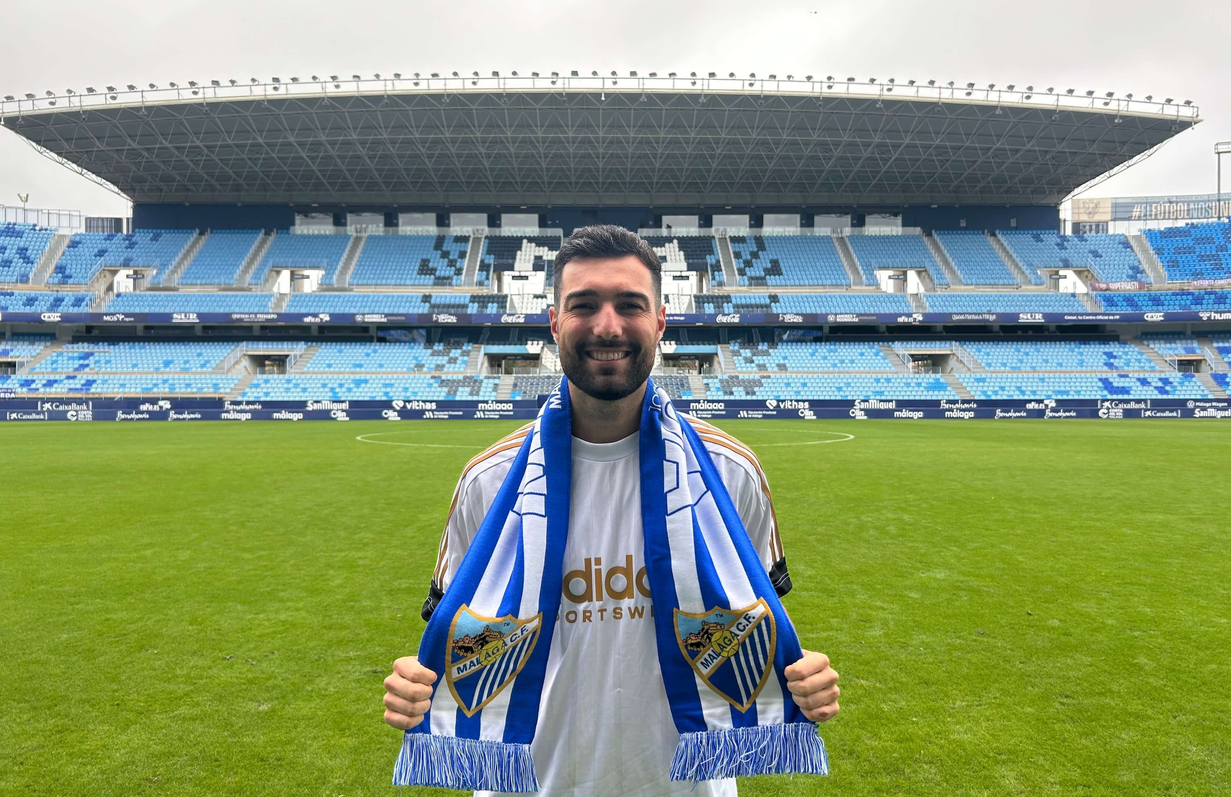  Álex Pastor, en La Rosaleda para su charla con ElDesmarque.