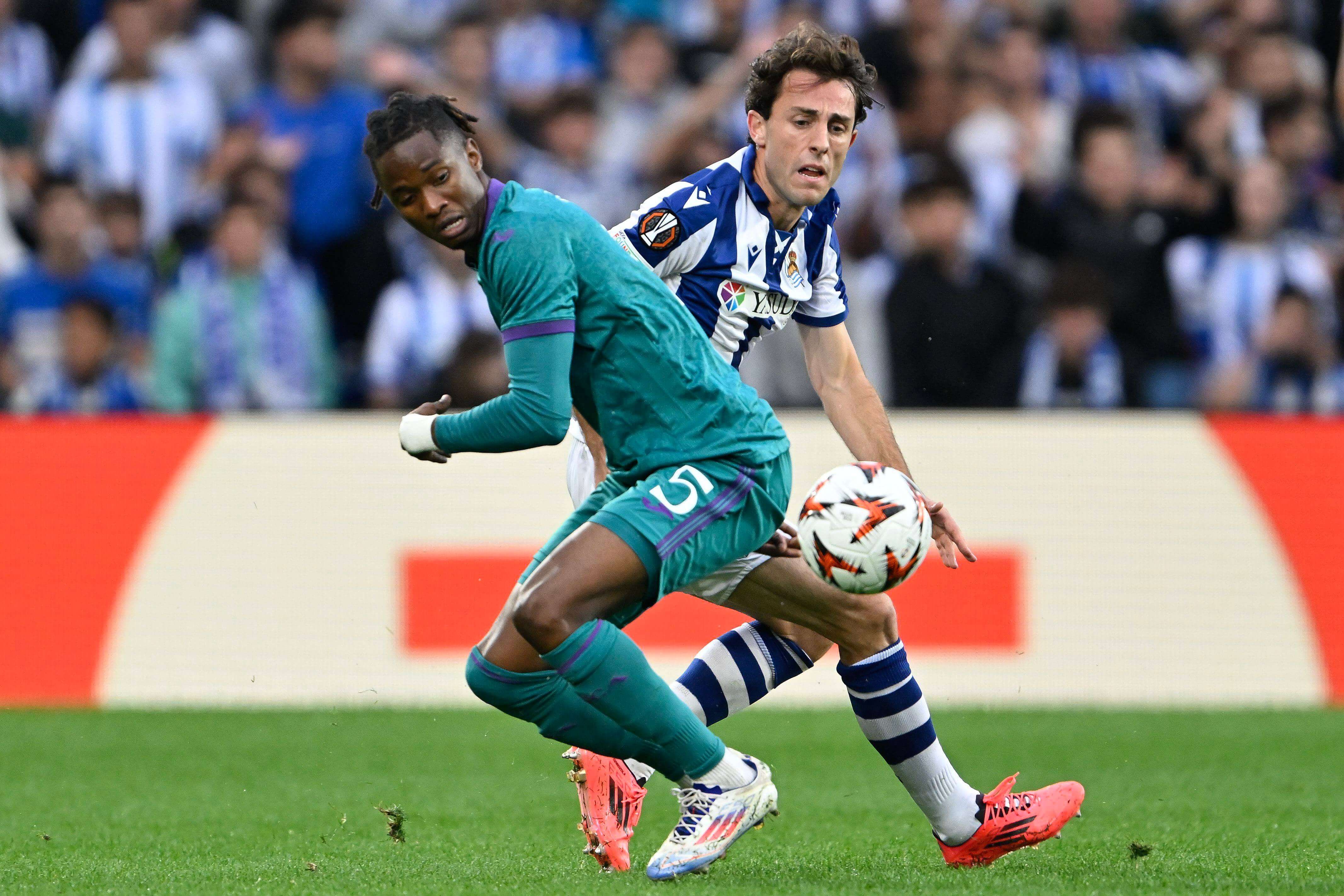  Álvaro Odriozola, en un partido de la Real Sociedad.