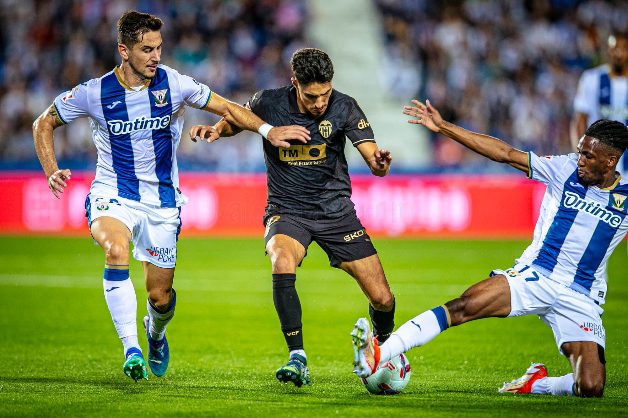  André Almeida. ante el CD Leganés.
