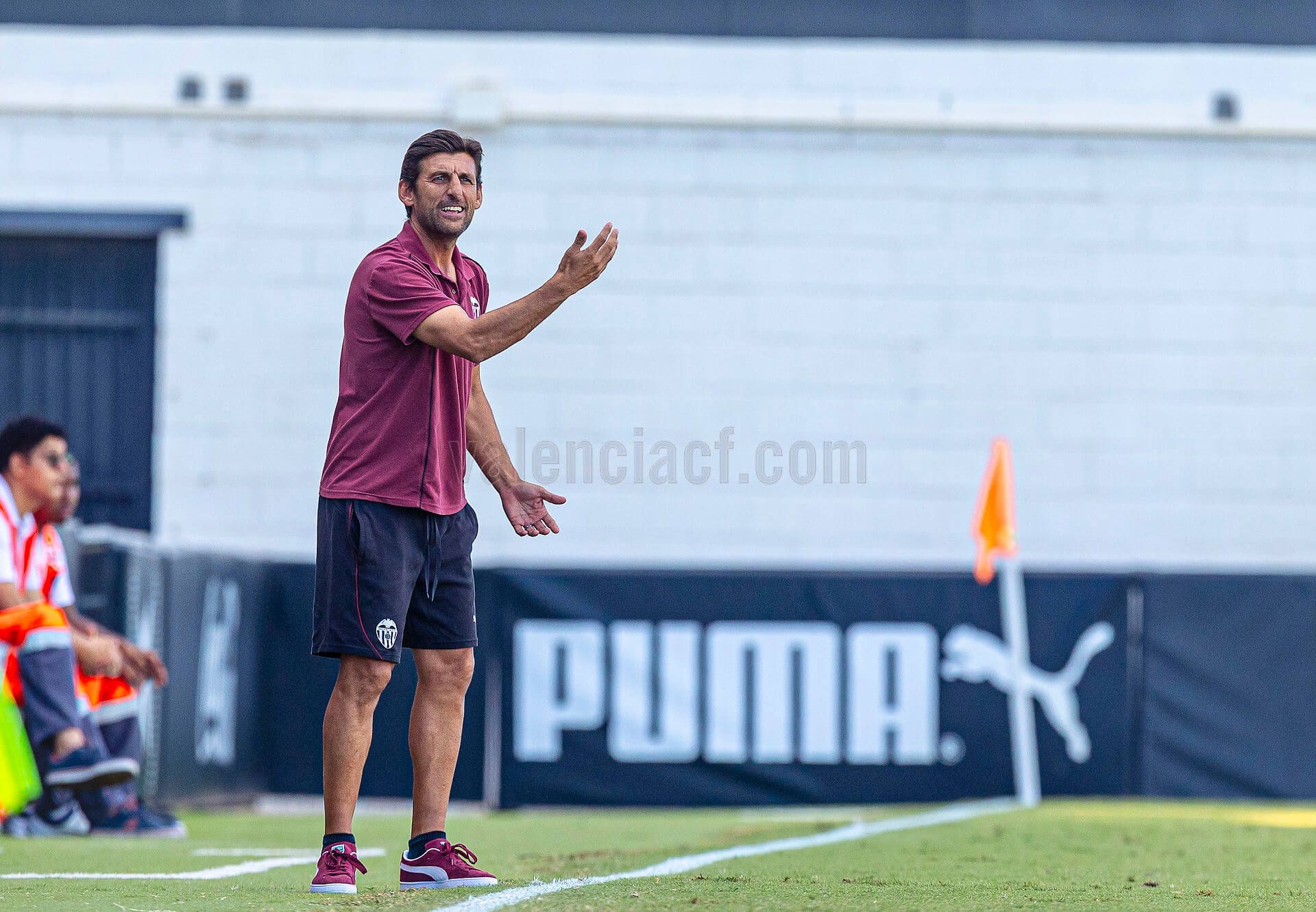  Angulo, entrenador del VCF Mestalla