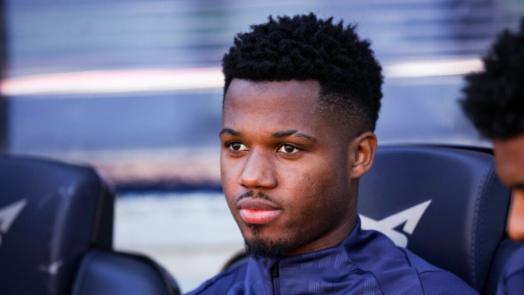  Ansu Fati en el banquillo del Barcelona (Cordon Press)