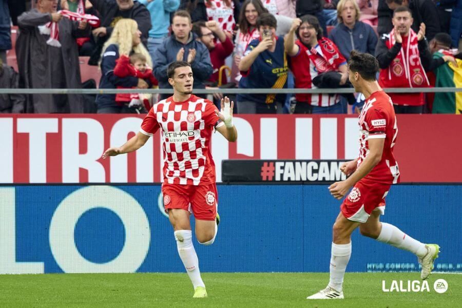 Arnau Martínez y Miguel Gutiérrez celebran un gol en el Girona-Leganés.