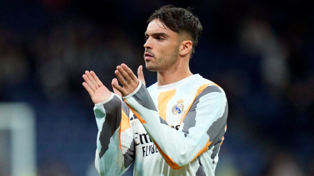 Raúl Asencio, en un partido con el Real Madrid (Cordon Press)