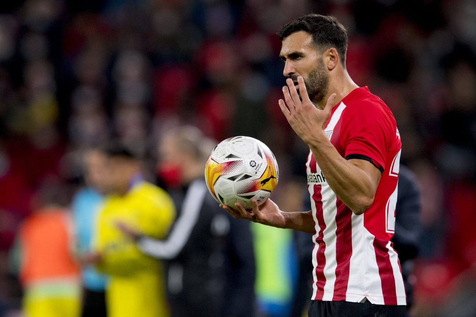  Gesto de Mikel Balenziaga en un partido ante el Cádiz en San Mamés.
