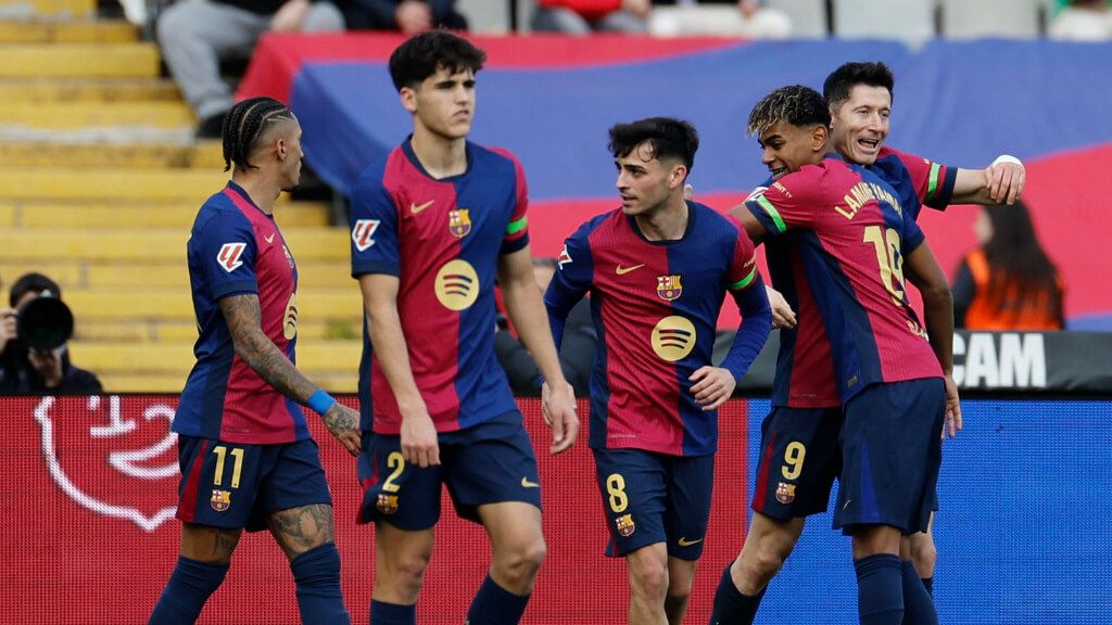 Los jugadores del Barcelona celebrando el gol ante el Alavés (Fuente: EFE)