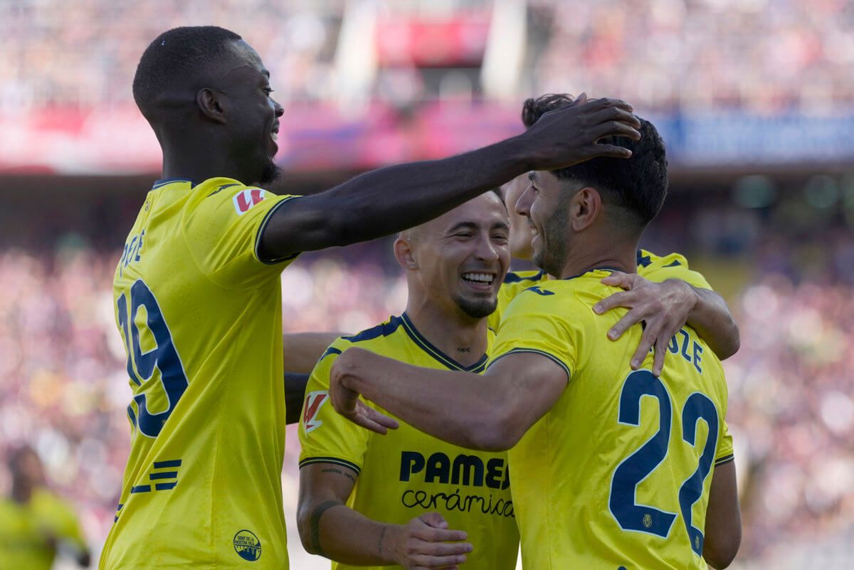  Ayoze Pérez adelanta al Villarreal en Barcelona.