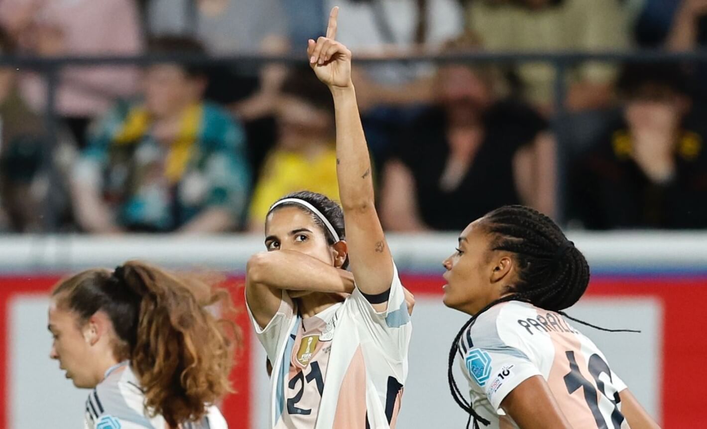  Alba Redondo celebra su gol en el Bélgica-España de la Nations League.